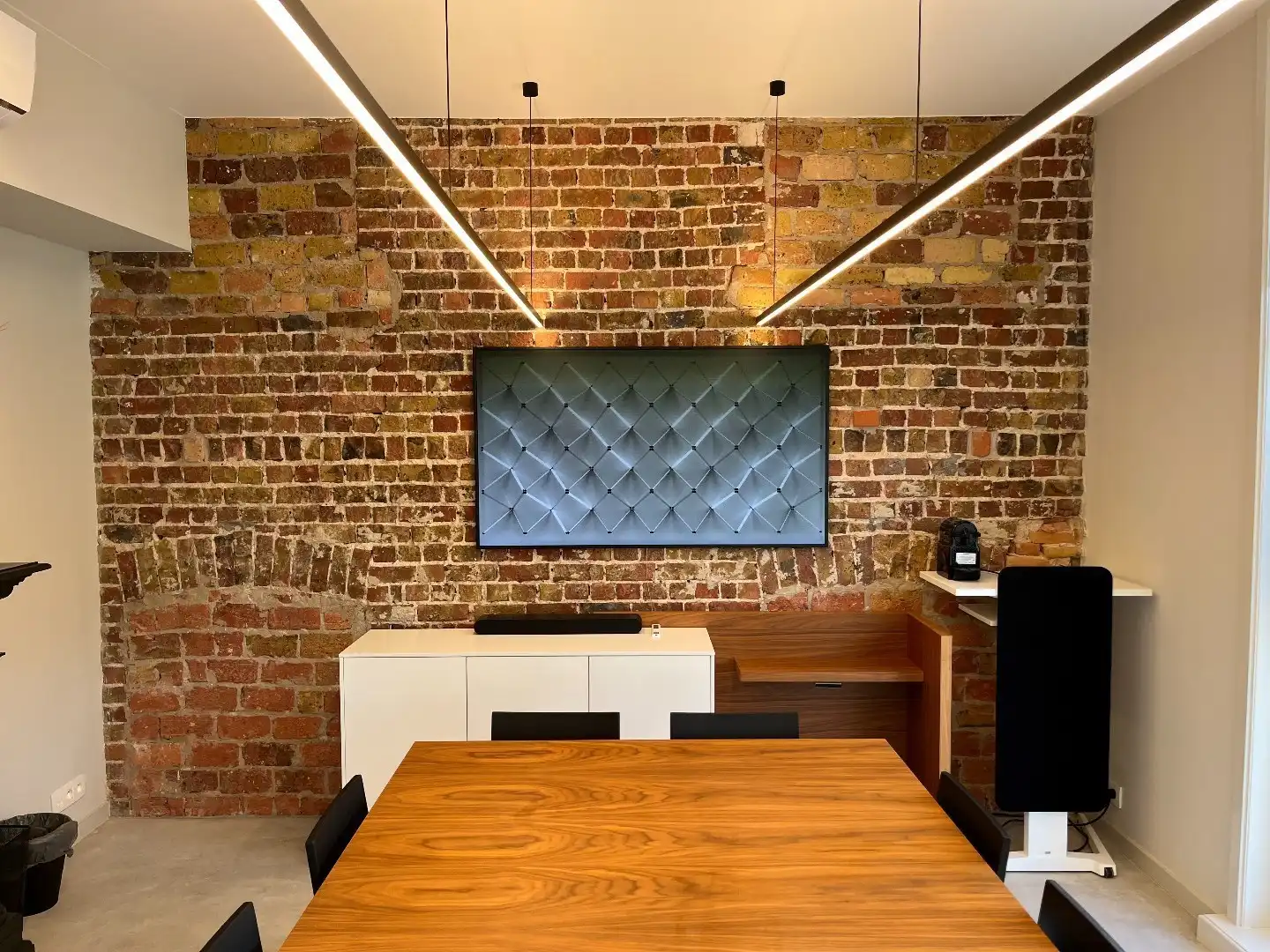 A space to SHARE for 2 te Brugge  foto {{pictureIndex}}