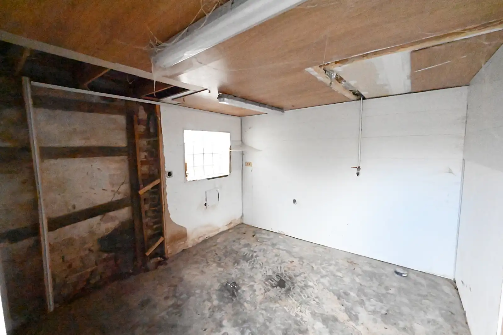 Woning met potentieel in Izegem te koop! foto 17