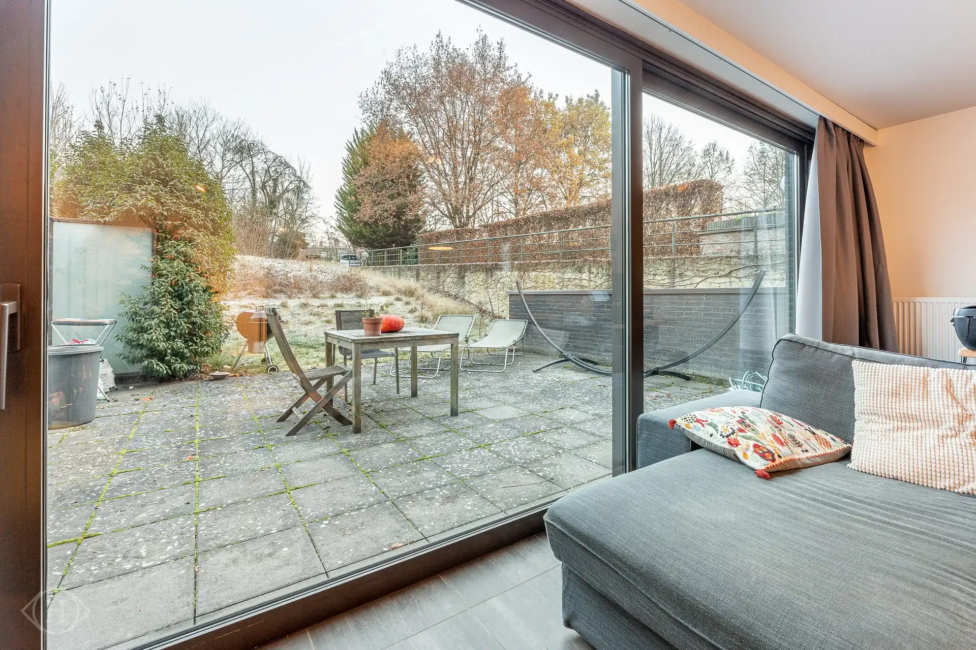 Ruim gelijkvloersappartement met terras foto 7