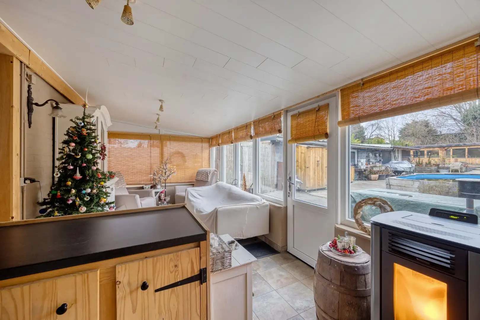 Ruime gezinswoning in rustige centrumligging foto 12