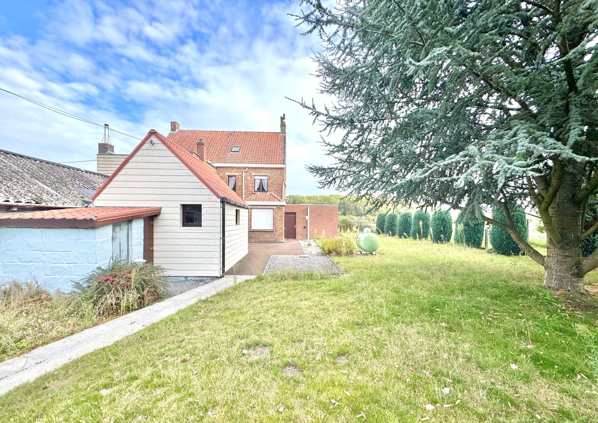 LANDELIJKE WONING MET 2 SLPKS & TUIN foto 4