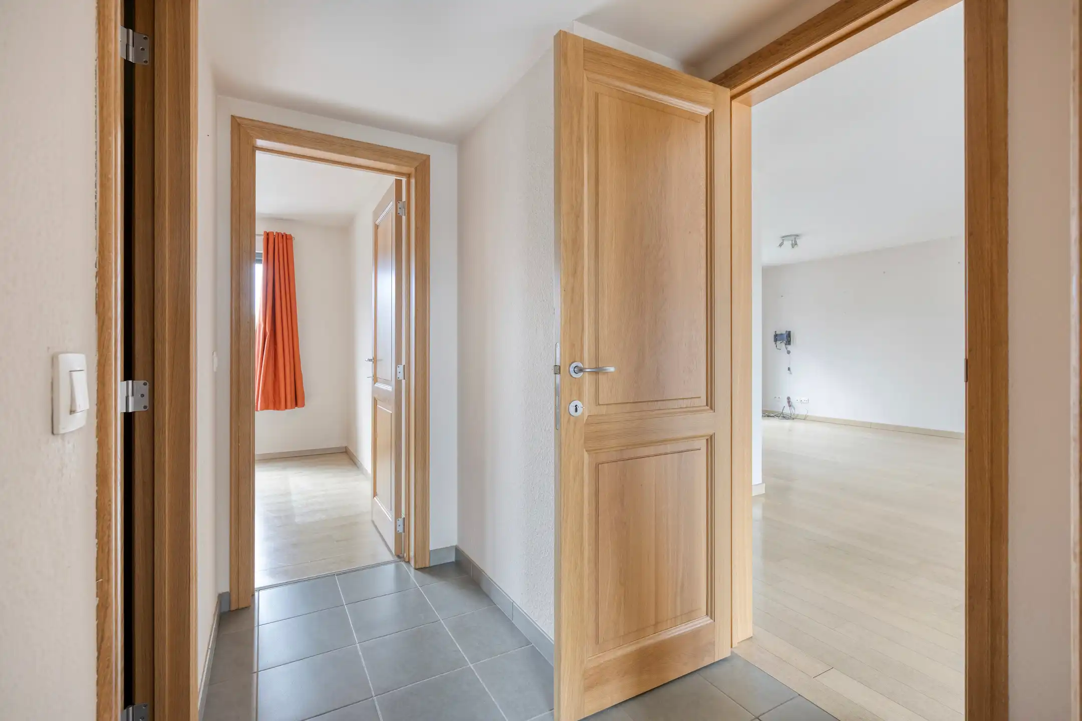 Zeer ruim appartement met 2 slaapkamers & prachtig terras foto 9