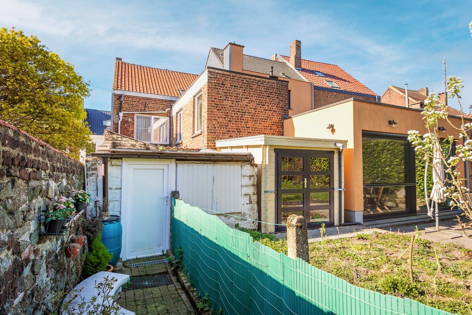 Goed onderhouden woning +-3are, met 2 à 3 slpk, garage en tuin. foto 14