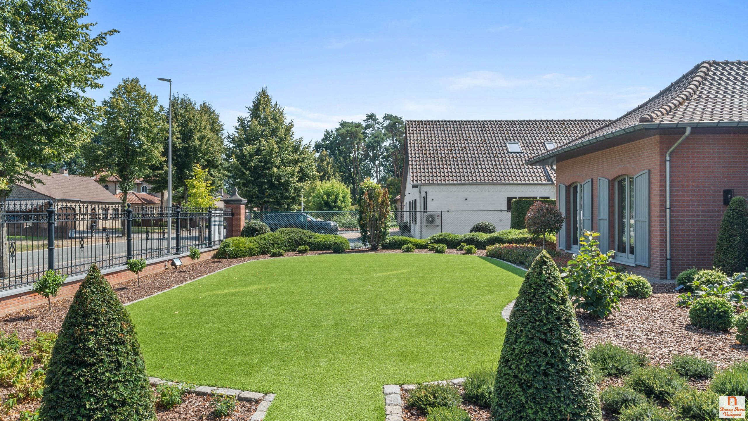 Luxueuze villa met overdekt zwembad, bos en weiland foto 64