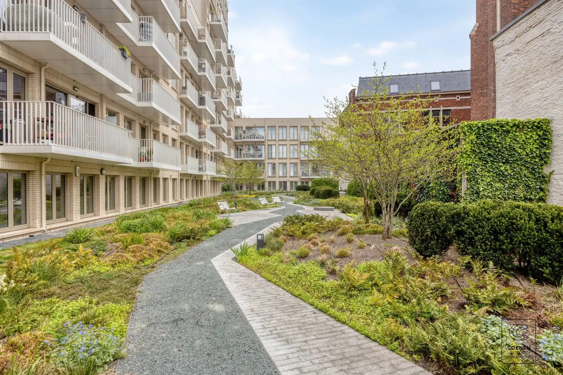 Ruim drieslaapkamer appartement op een uitstekende locatie! foto 19