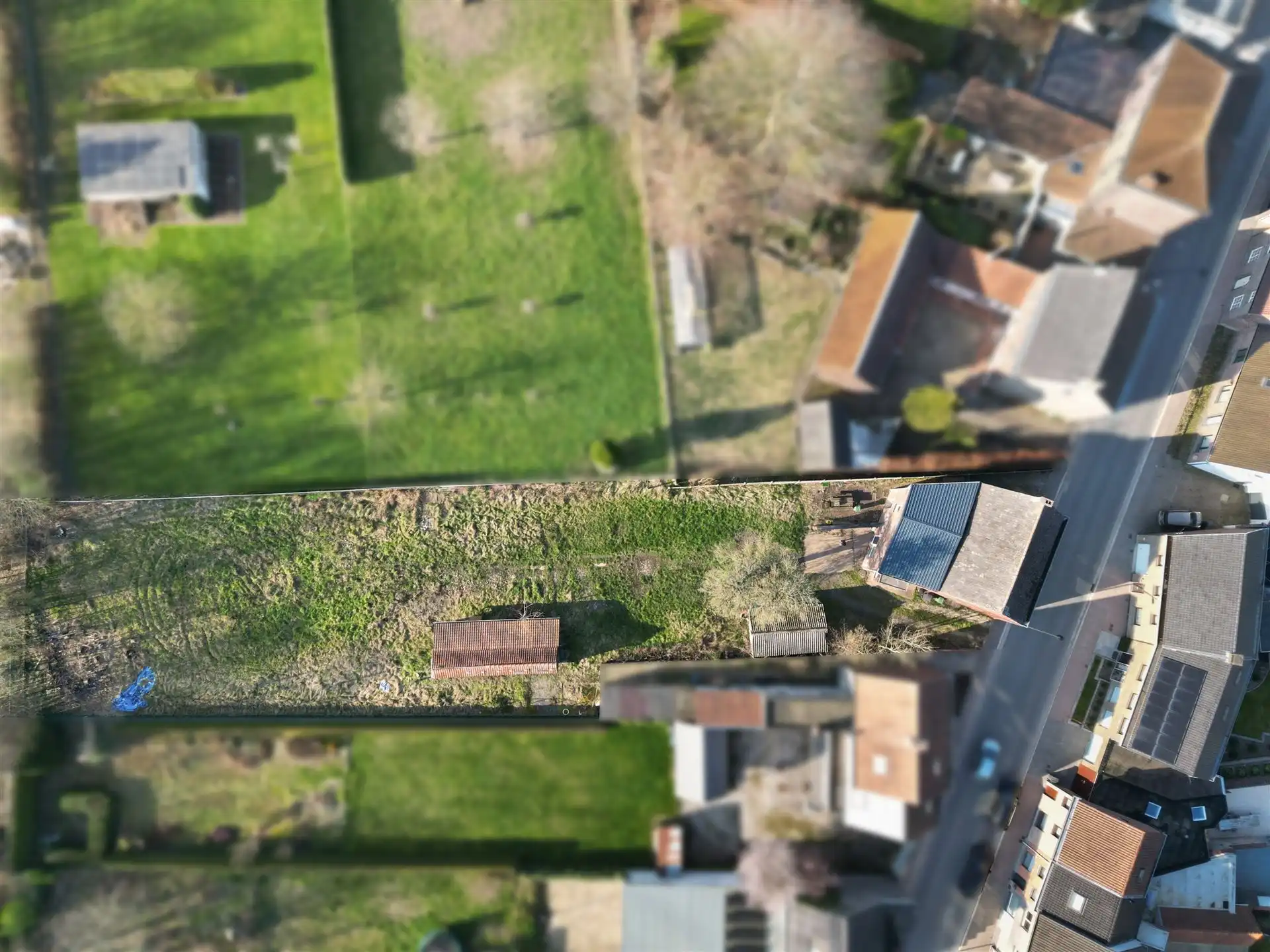 Te renoveren woning op een gegeerde locatie in Moortsele foto 12