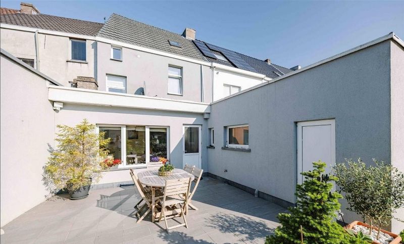 --- NIEUW --- Gezinswoning met garage en tuin in Merelbeke-Flora! foto 3