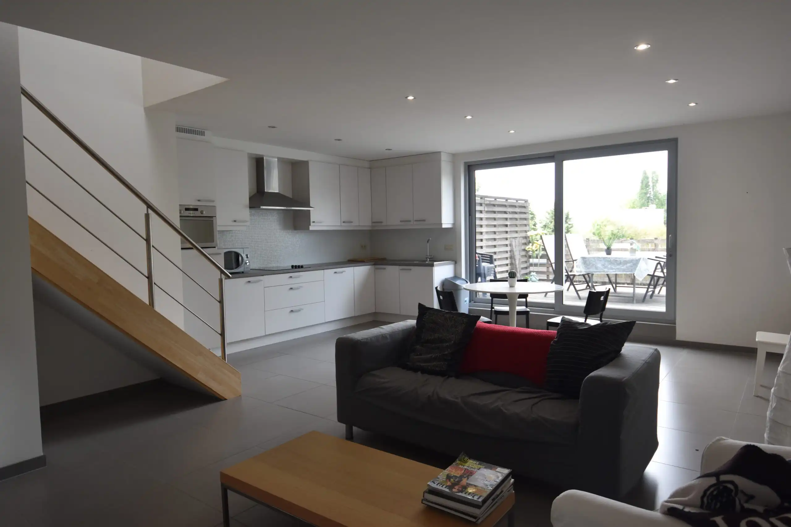 Energiezuinig duplex appartement met groot terras in centrum van Nieuwkerken-Waas foto 3