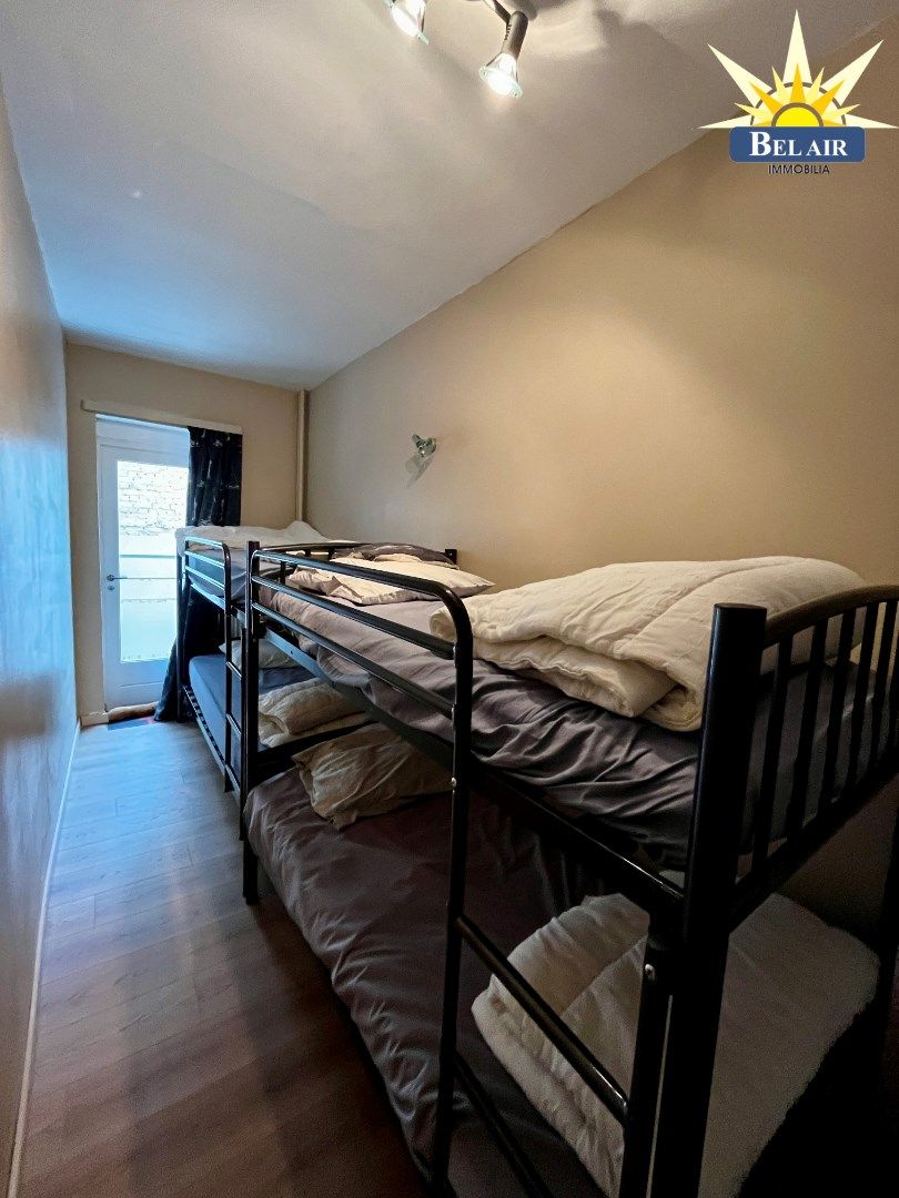 Appartement met 2 slaapkamers. Gesloten garagebox mogelijk in de buurt ! foto 4