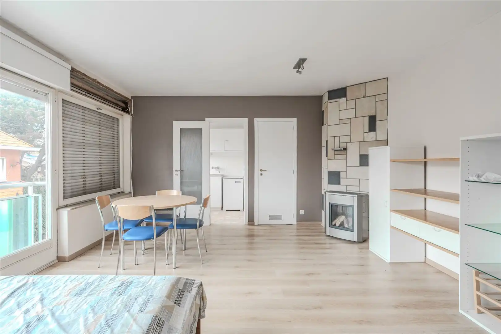 studio foto {{pictureIndex}}