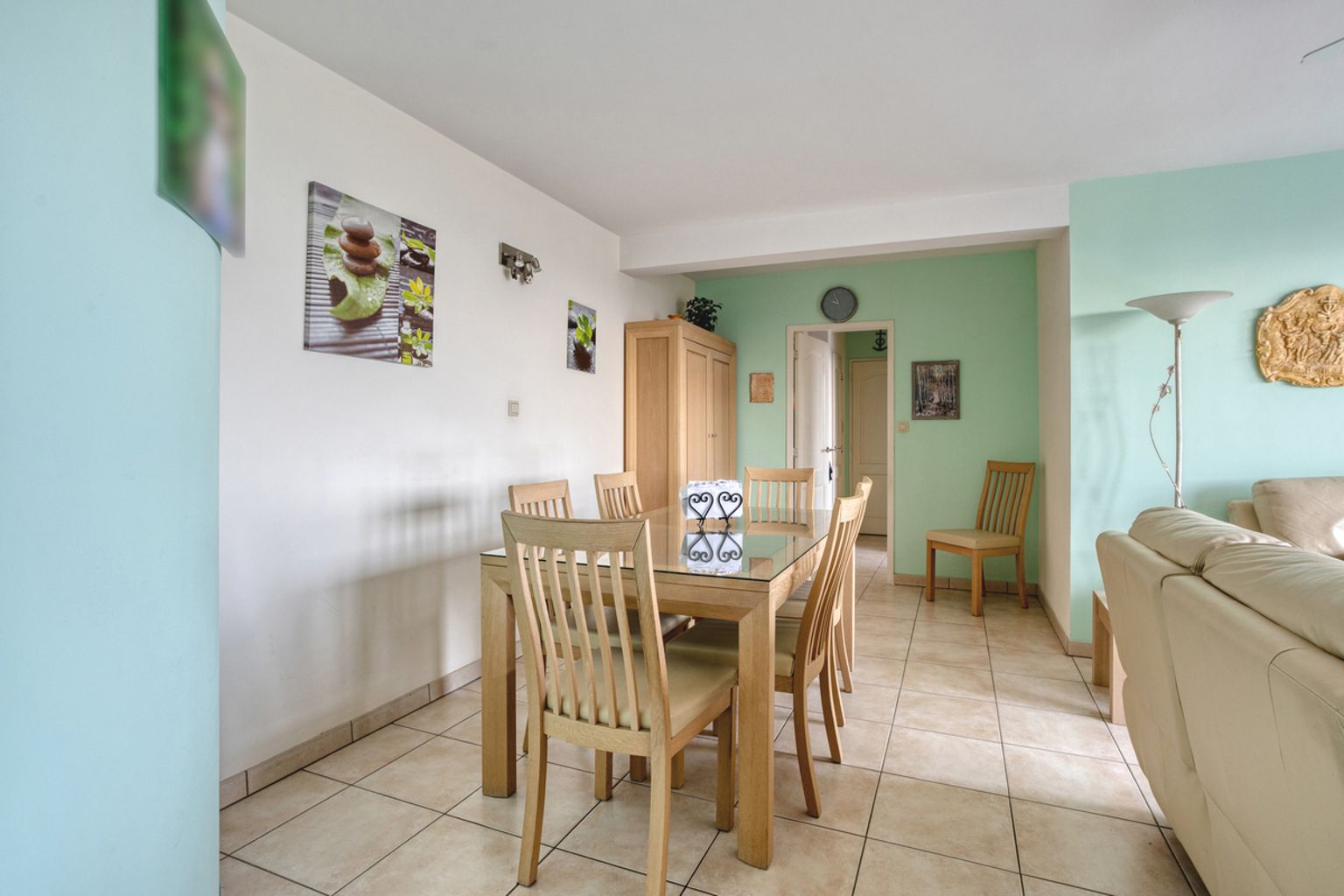 Instapklaar en onderhouden 2-slaapkamer appartement foto 2