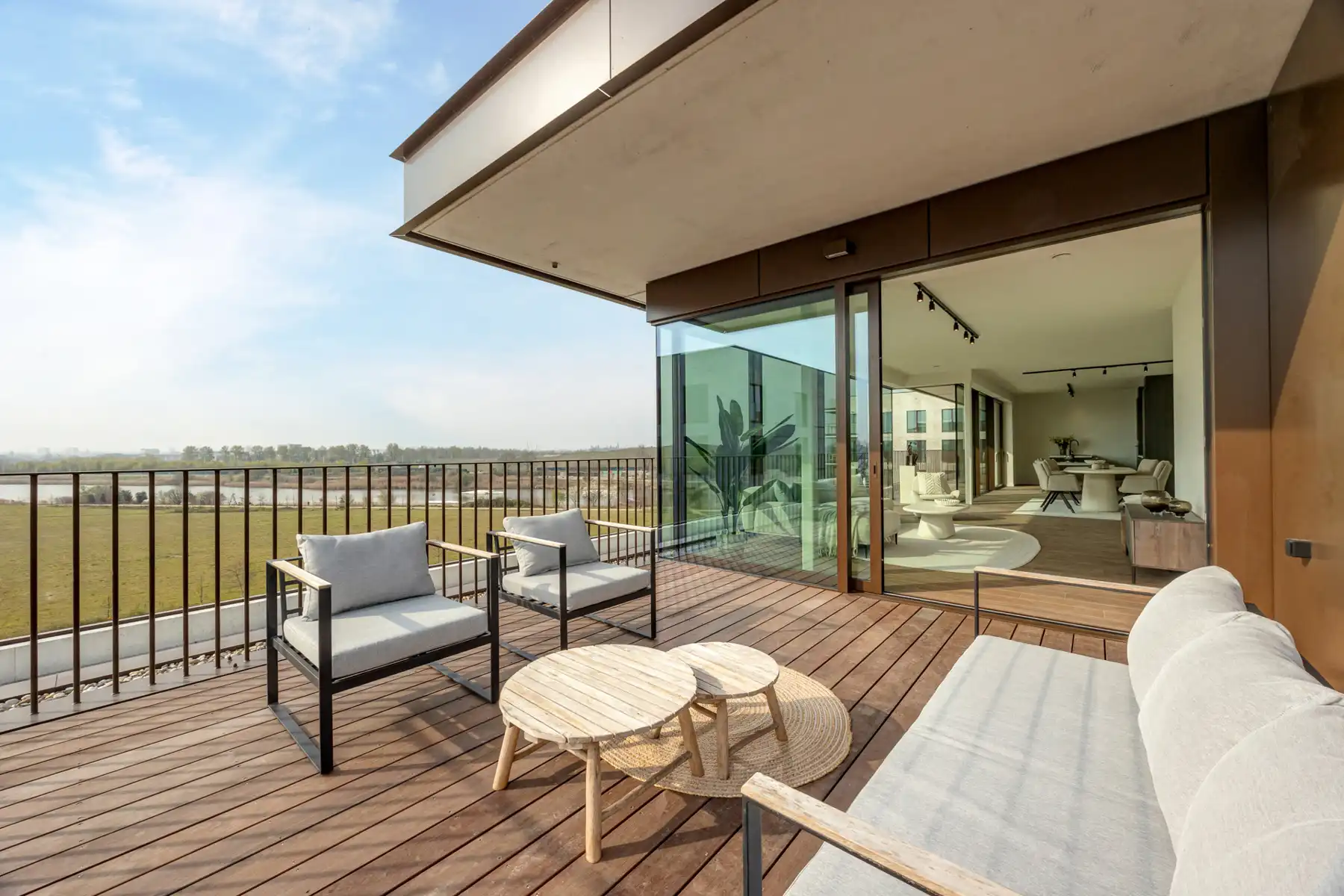 Riant nieuwbouw dakappartement met prachtig uitzicht  foto {{pictureIndex}}