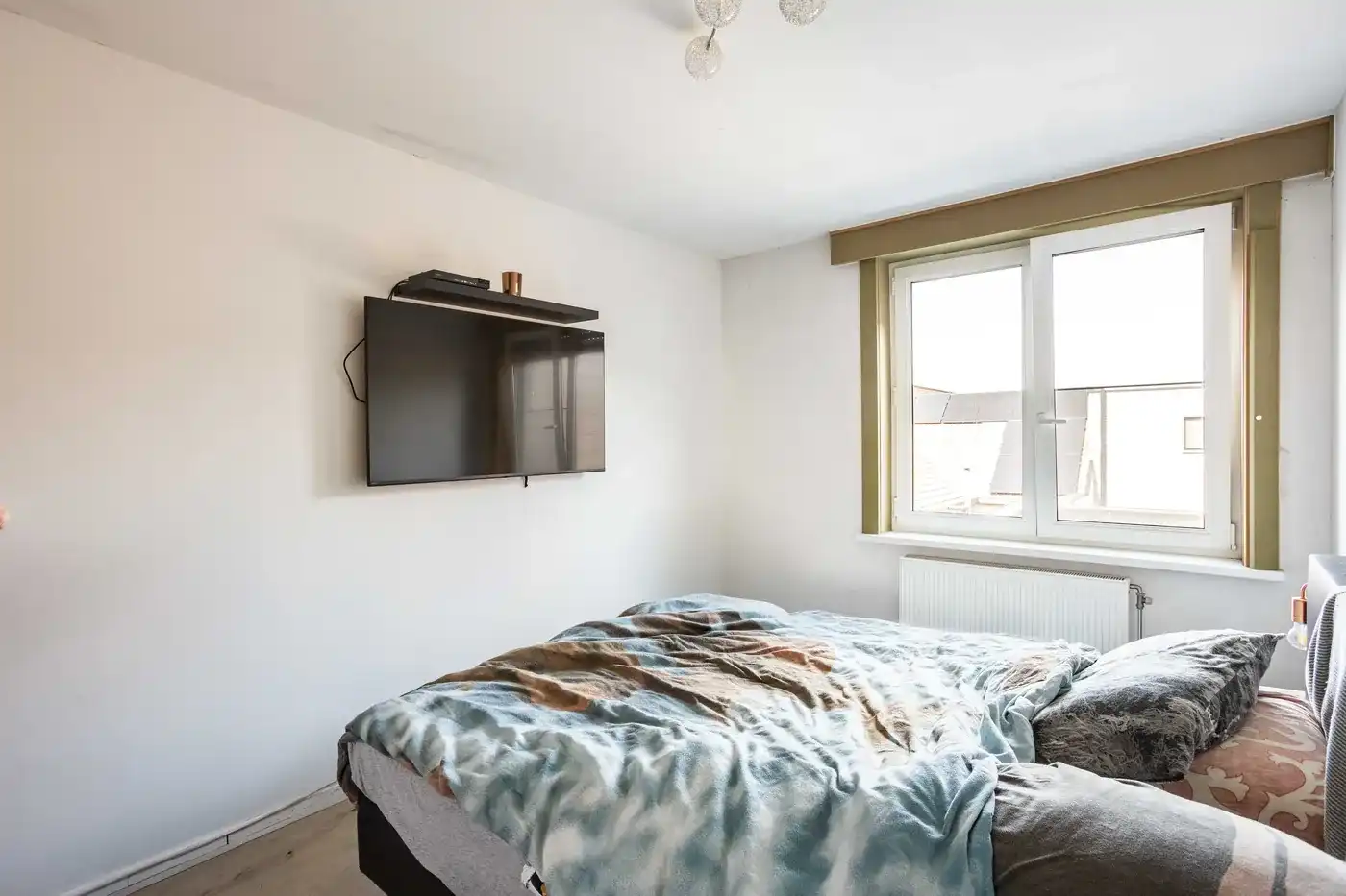 Verrassend ruime, instapklare woning in Zwevegem foto 12