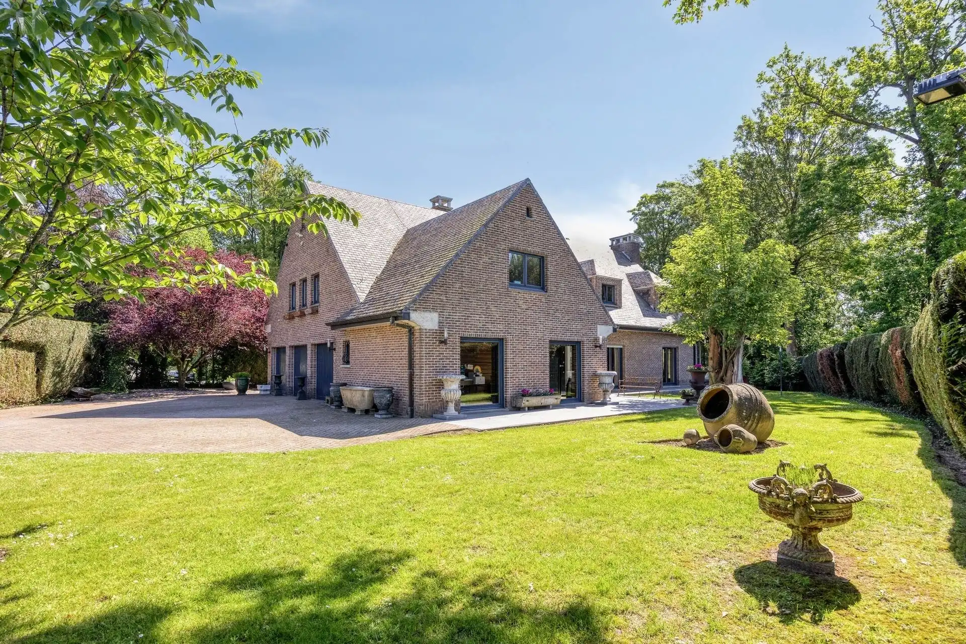 Prachtige villa in residentiële A+  woonwijk foto 2