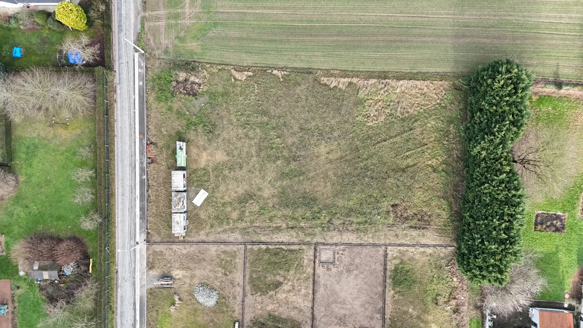 Ruime percelen voor open bebouwing met prachtig zicht op het Kluisbos foto {{pictureIndex}}