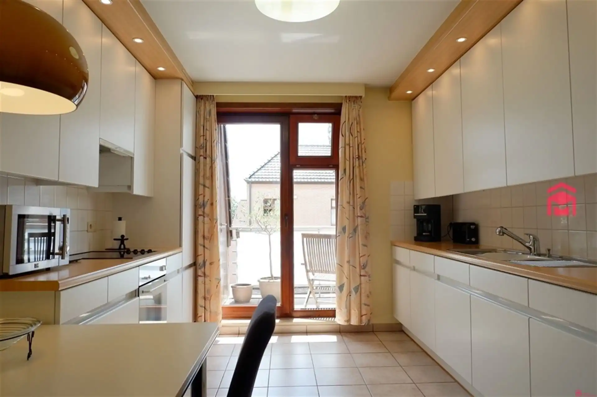 Duplex-appartement met 2 terrassen in centrum Kuurne foto 6
