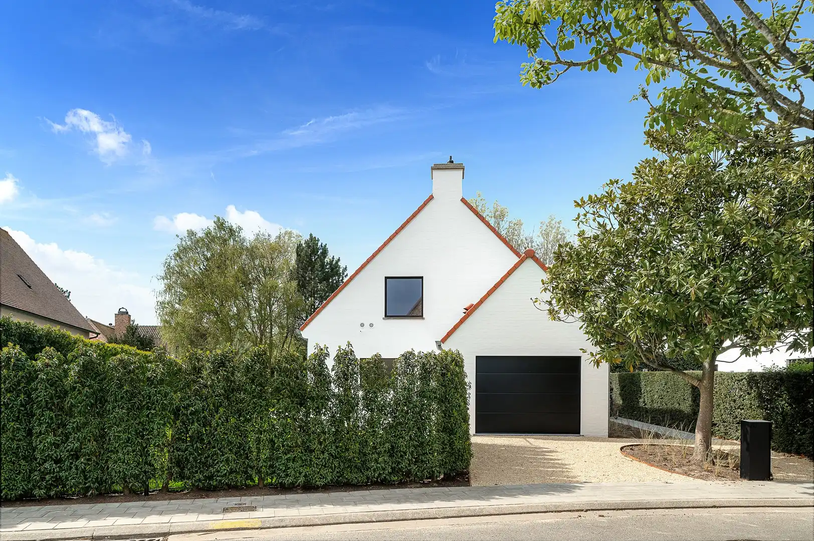 Prachtig gerenoveerde villa, rustig gelegen in een residentiële omgeving aan de rand van Knokke. foto 6