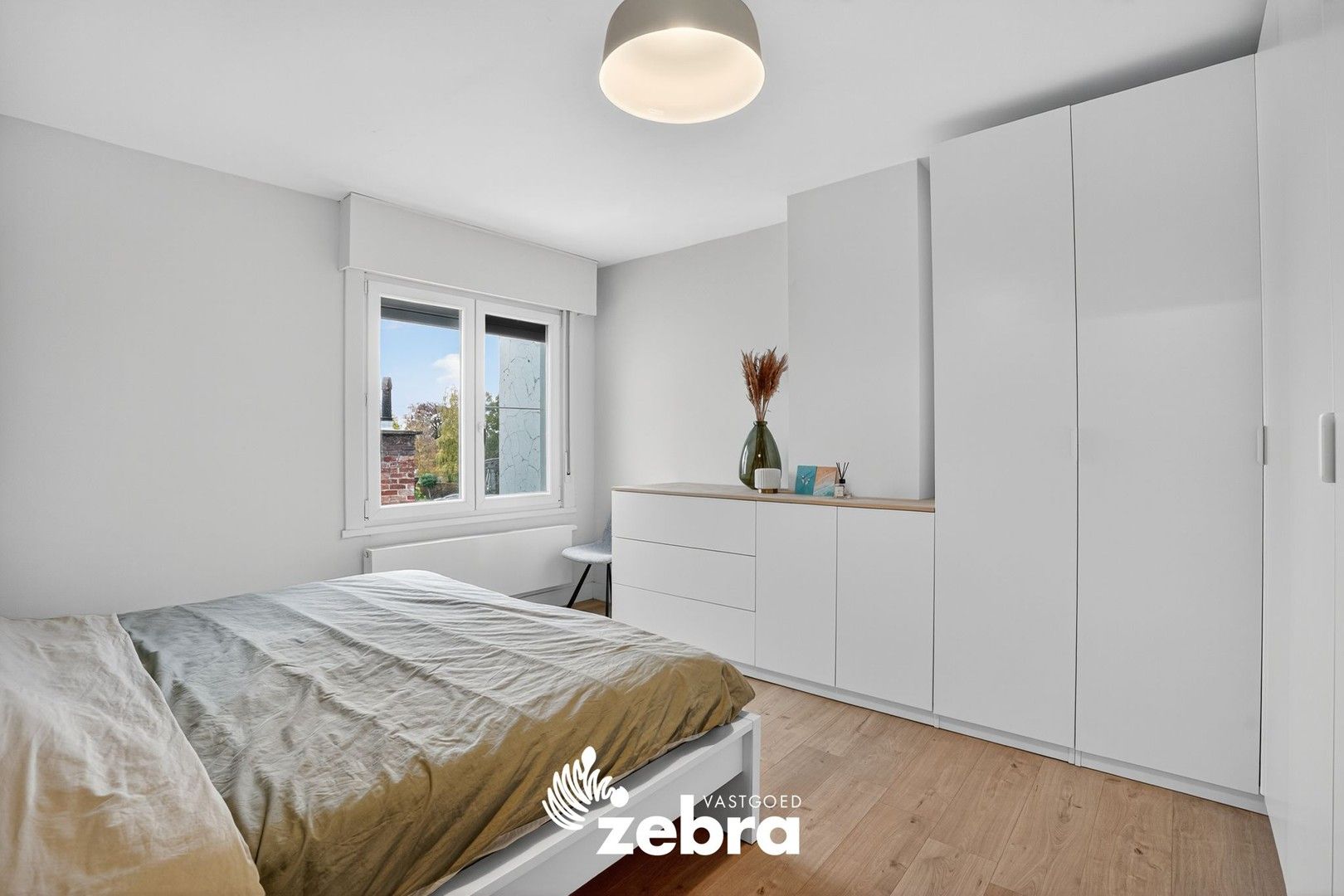 Prachtig gerenoveerde woning in centrum Tielt met garage! foto 17