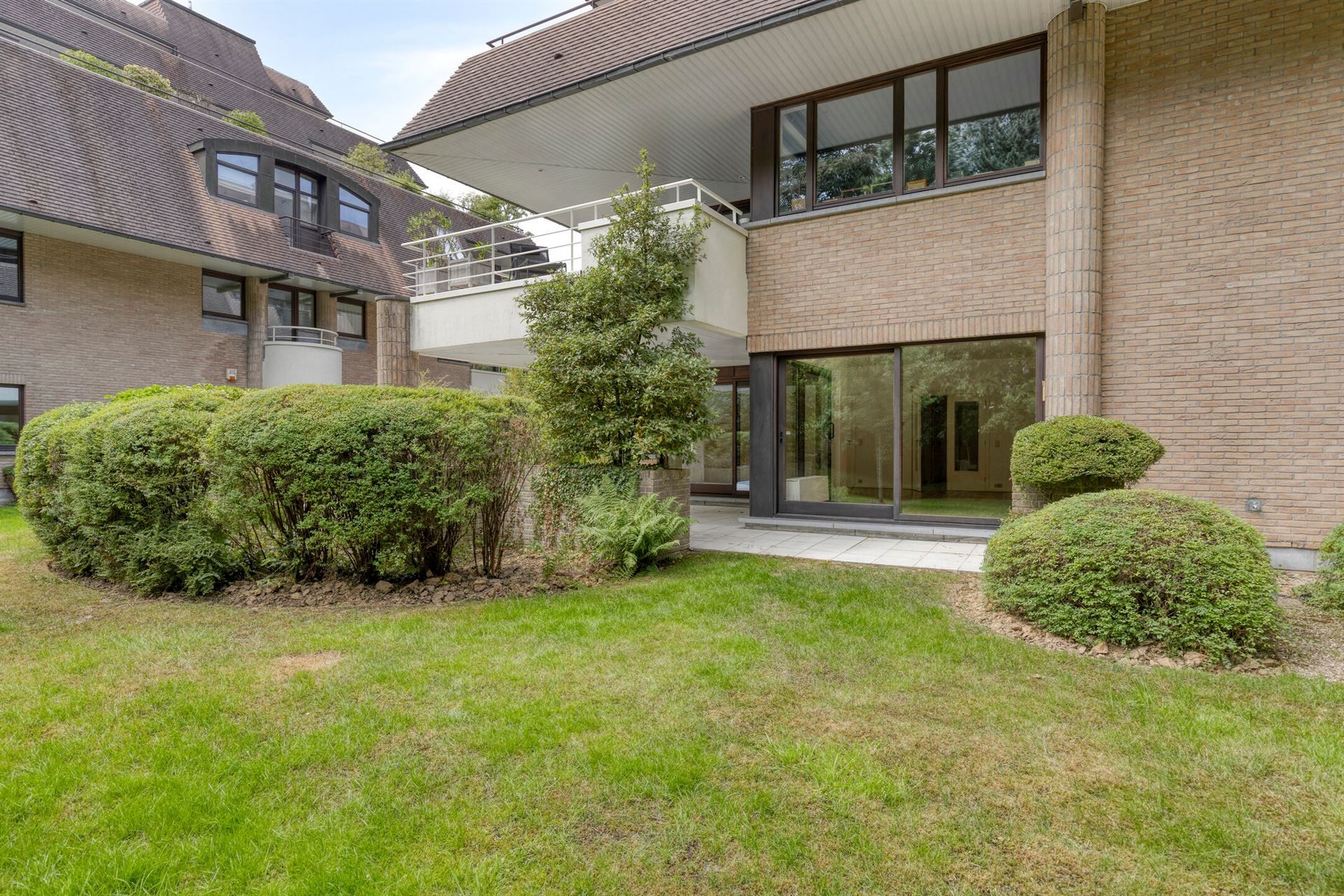 Exclusief gelegen villa-appartement in Ukkel, te Fort Jaco foto 23