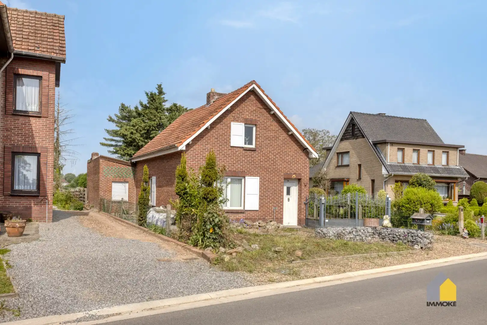 Volledig te renoveren woning op een perceel van 11 a 74 ca. foto 3