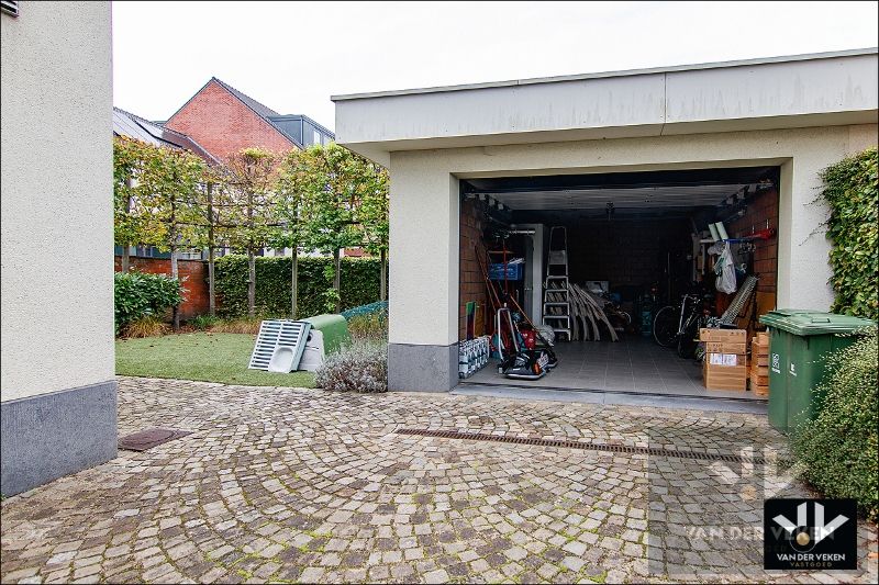 RUIME GEZINSWONING MET 4 SLPK EN PRAKTIJKRUIMTE foto 14