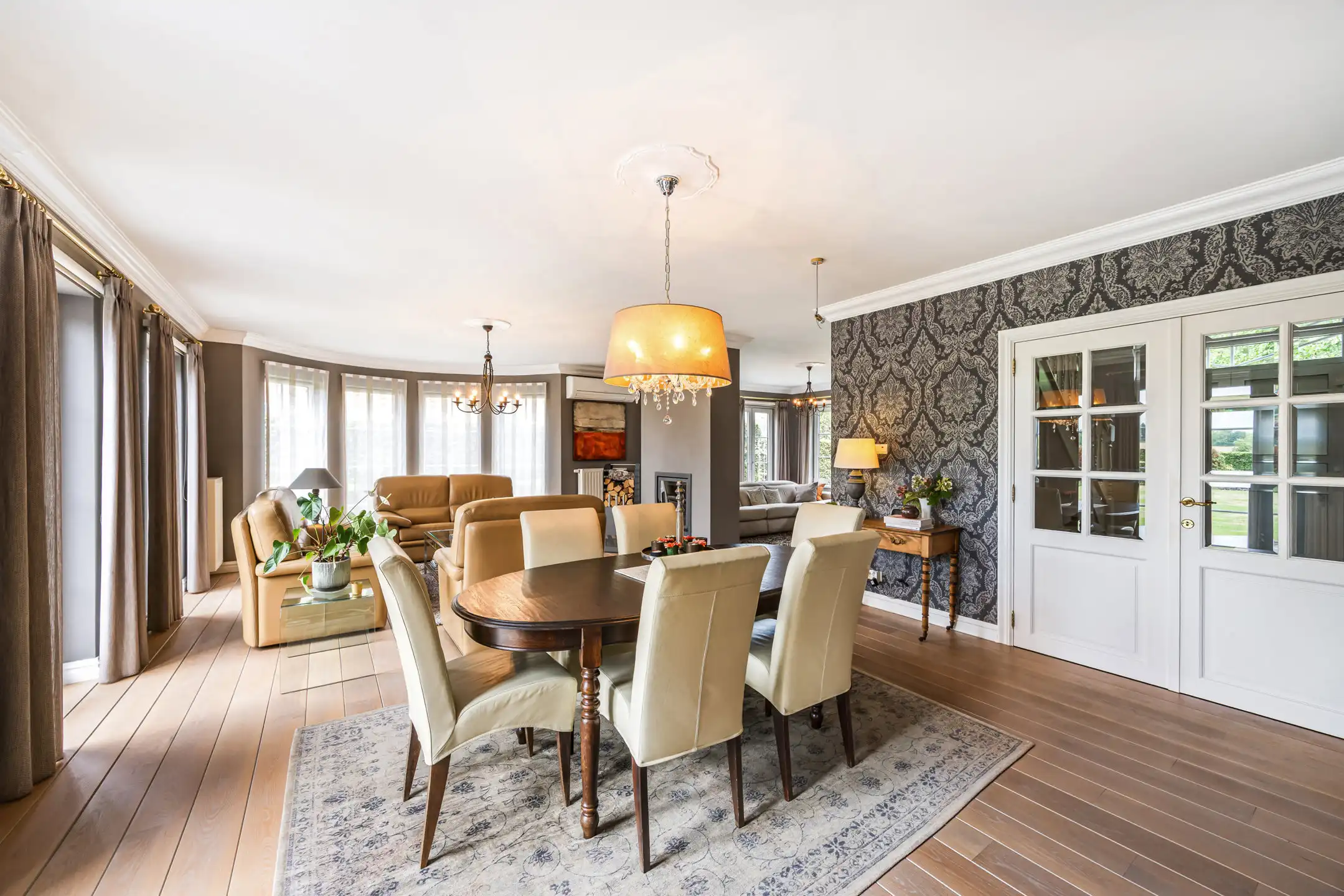 Exclusieve villa met zonnige tuin in Mal foto 6