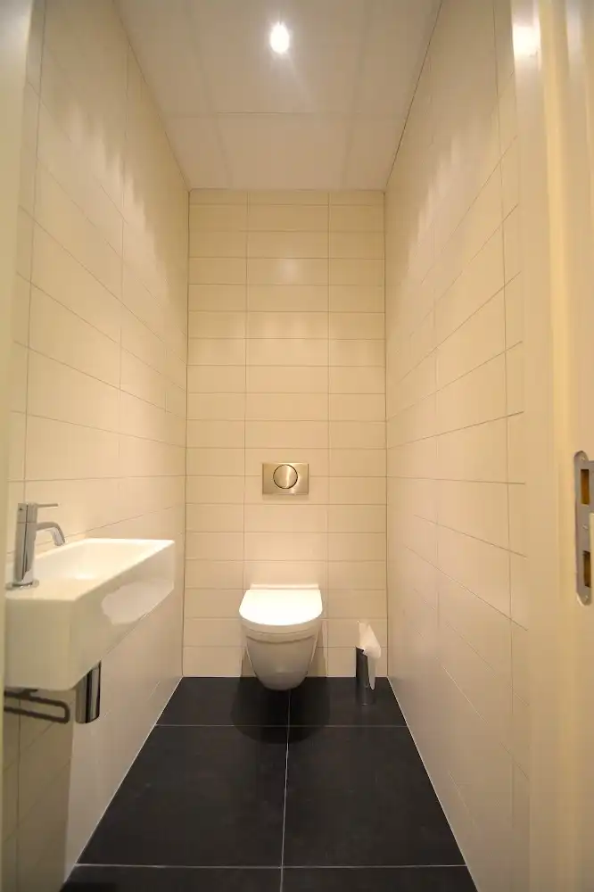 Instapklare KANTOORRUIMTE (217m²) voorzien van alle comfort (databekabeling, airco,...) en ruime parkeergelegenheid. Vlot bereikbaar via Expresweg van Brugge! foto 14
