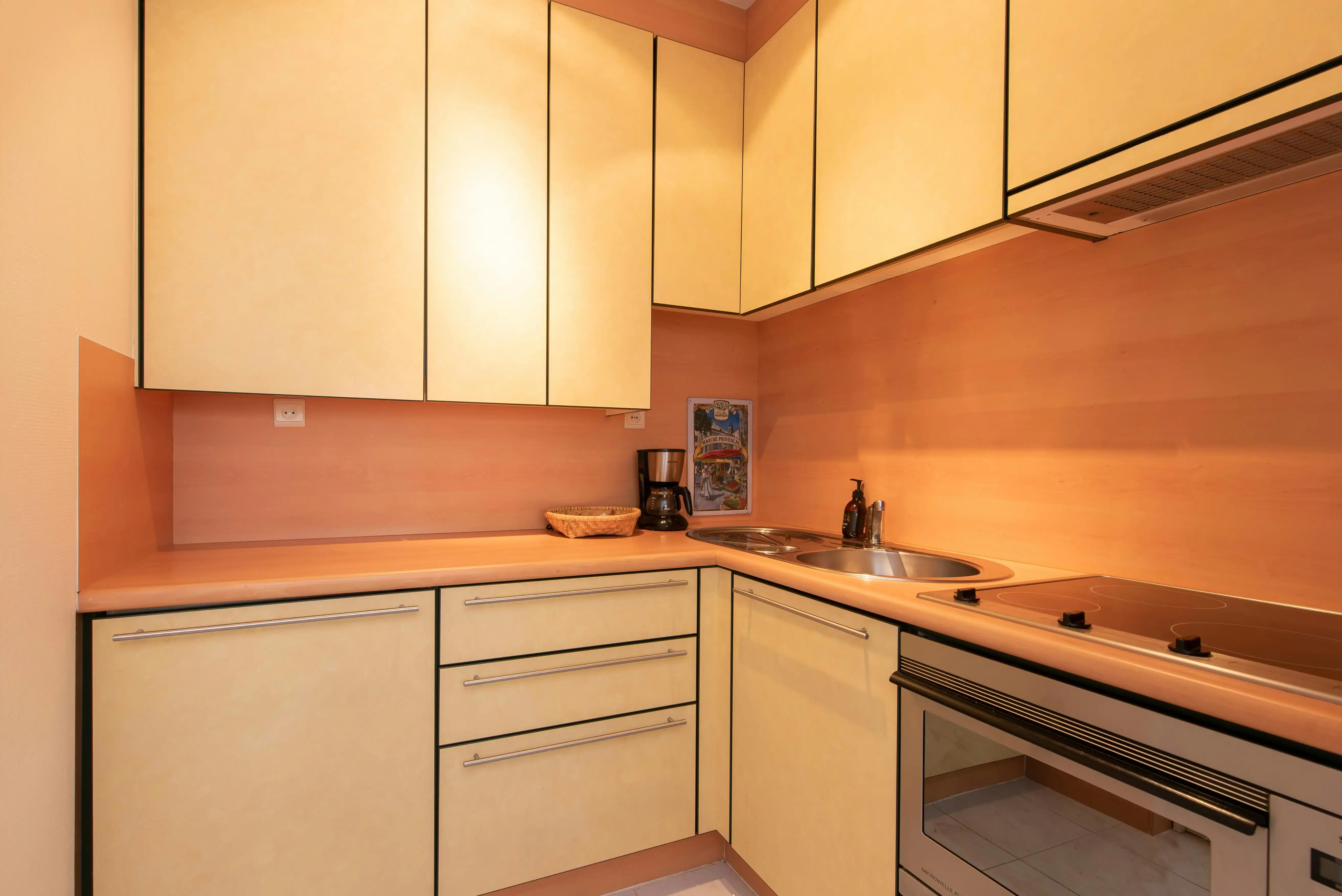 Studio met zijdelings zeezicht te koop te Middelkerke. foto 5