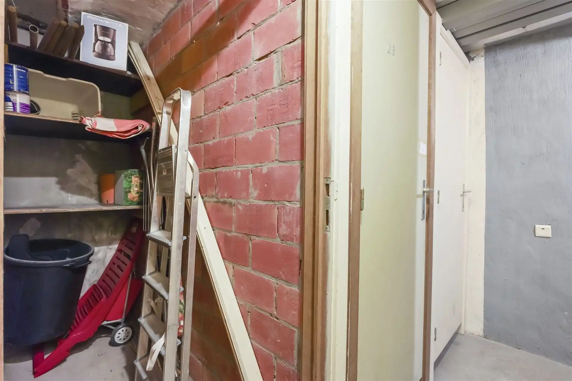 SLAAPHOEK / CENTRALE LIGGING foto 24