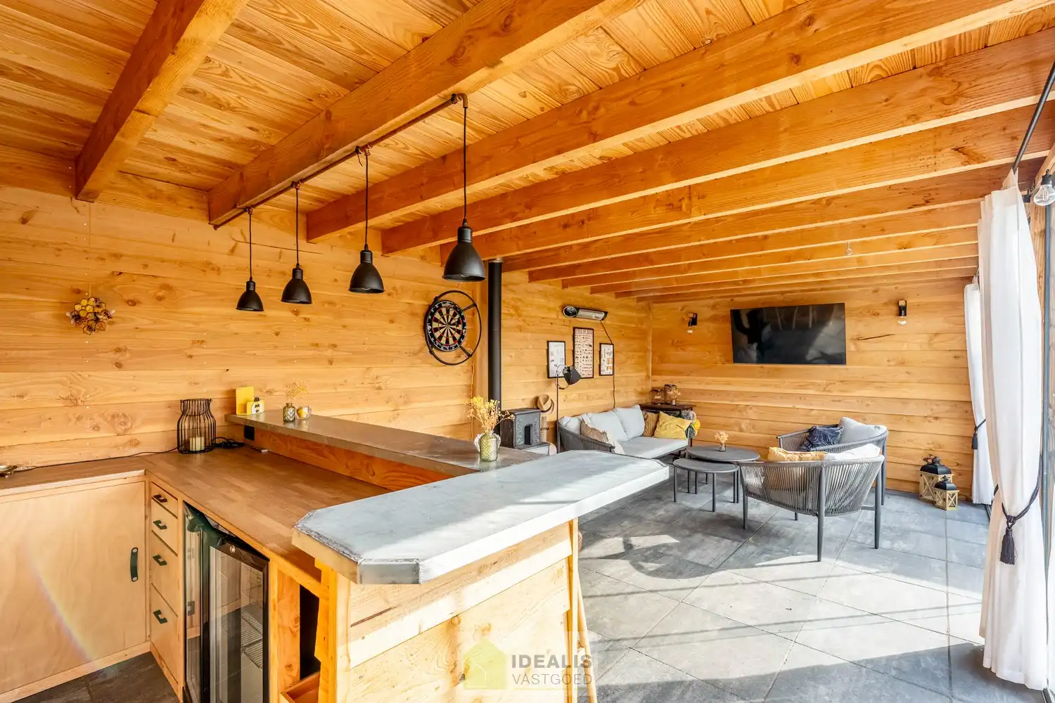 Recent gerenoveerde en perfect onderhouden eengezinswoning met lichtrijke leefruimte, praktisch uitgeruste keuken, 3 slaapkamers, knappe badkamer en knap bijgebouw! foto 54