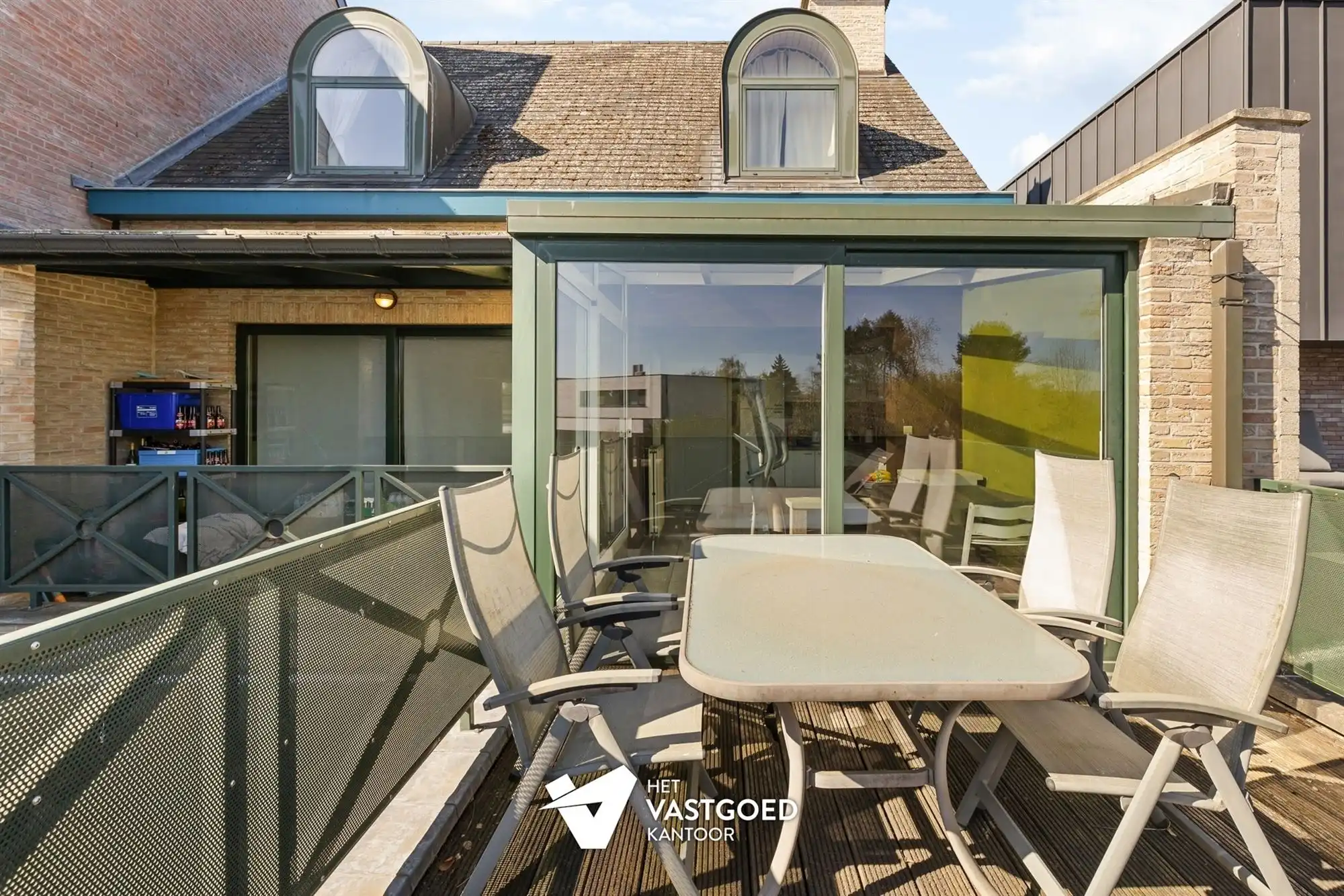 ZEER RUIM EN LICHTRIJK DUPLEX APPARTEMENT (149M²) MET 2 SLAAPKAMERS EN LEUKE VERANDA MET 2 TERRASSEN TE LAAKDAL foto 18