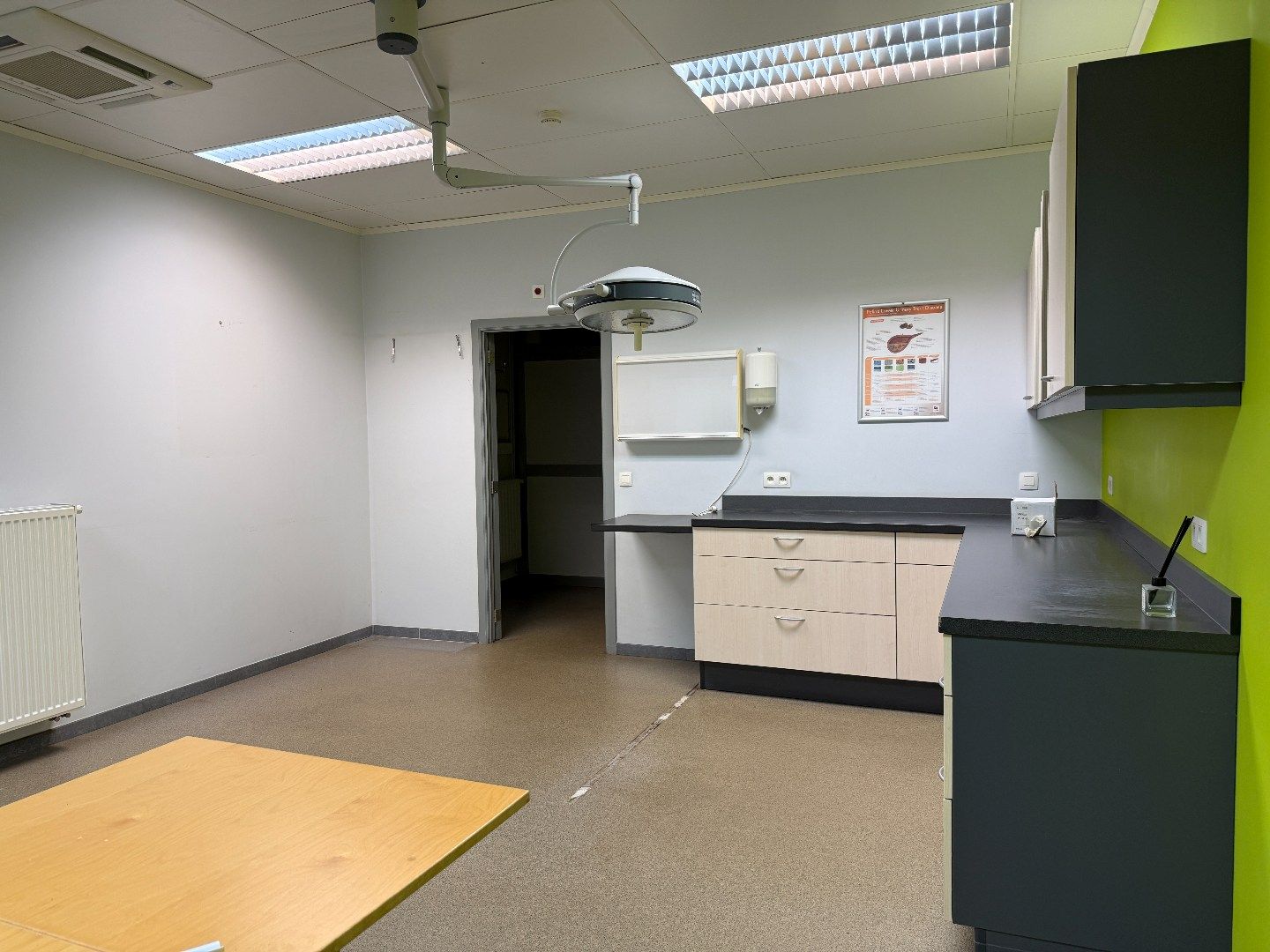 Gunstig gelegen handelsruimte te Sint-Job foto 8