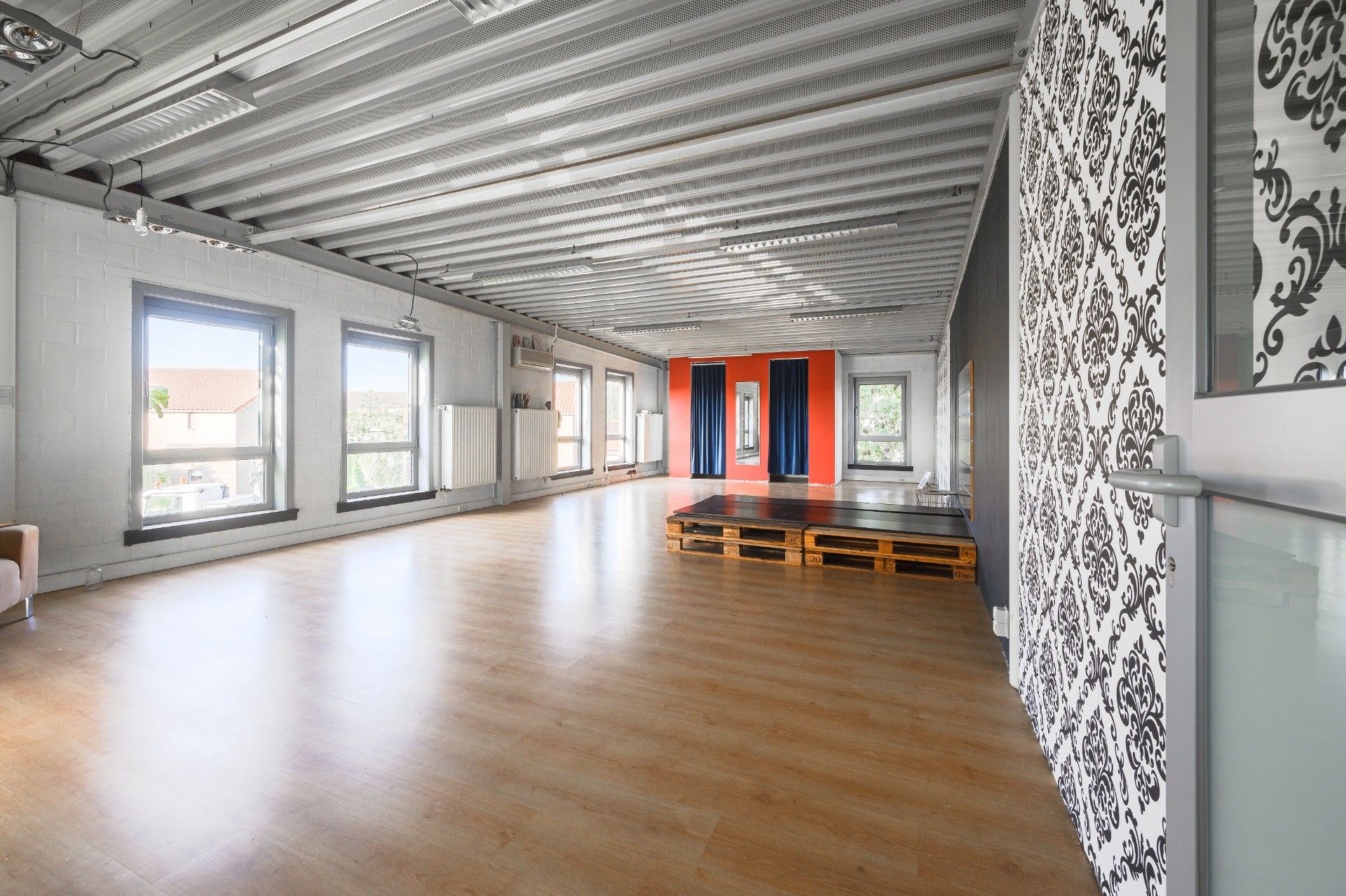 Handelspand + woning op uiterst commerciële locatie. foto 17