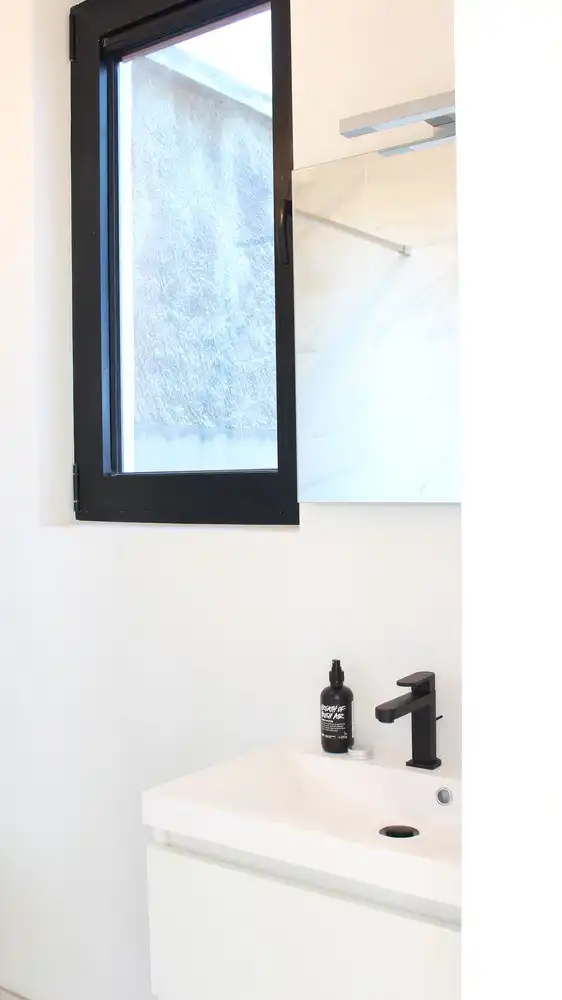Prachtig 1-slaapkamer appartement in stijlvol gerenoveerd gebouw op toplocatie te Mortsel foto 9