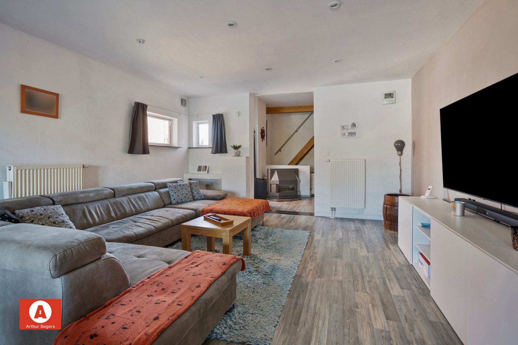 Gezinswoning met 4 slaapkamers, tuin en gerenoveerd dak. foto 7