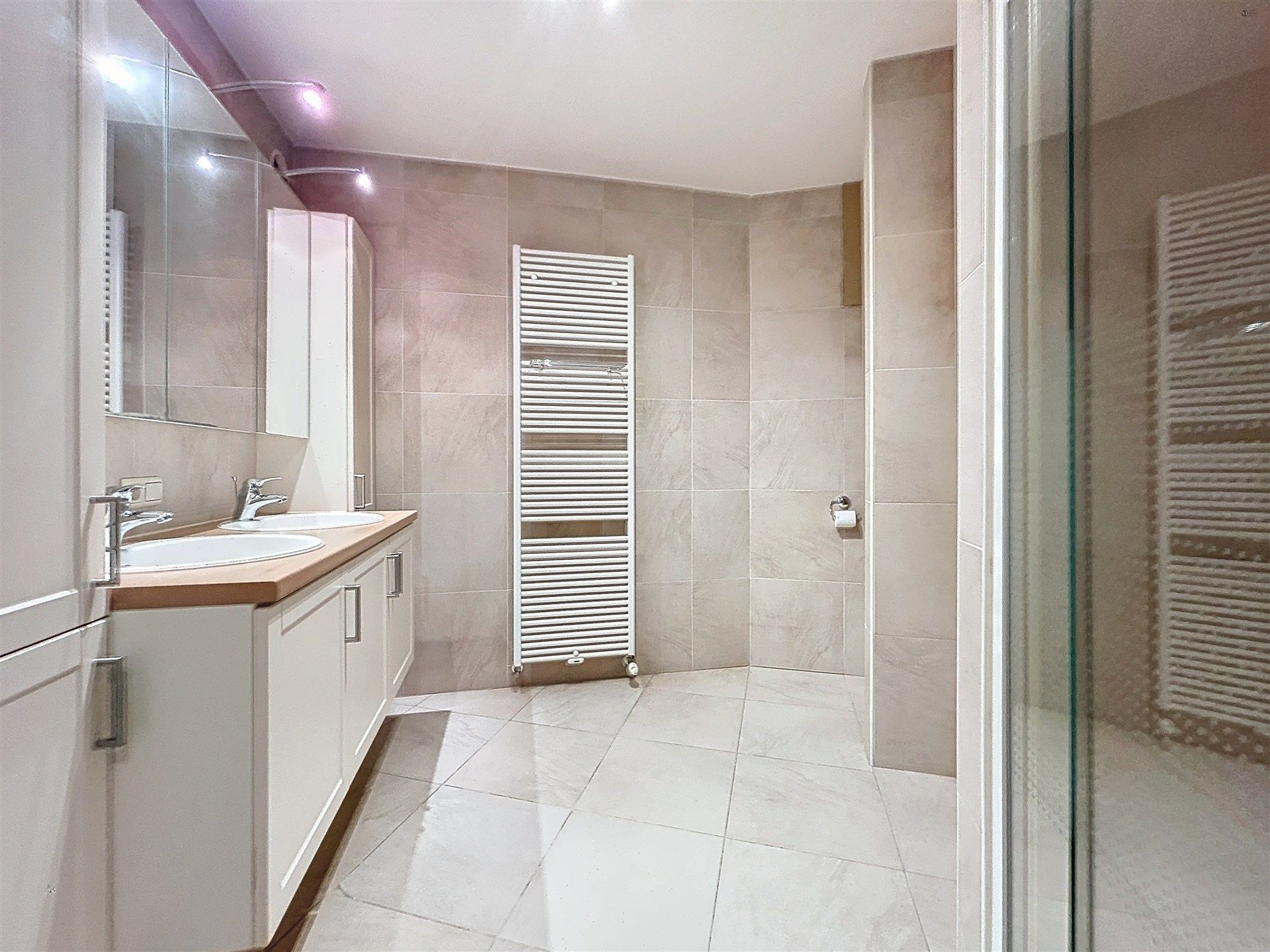 Instapklaar 1slpk appartement met terras en privatieve berging op toplocatie foto 9