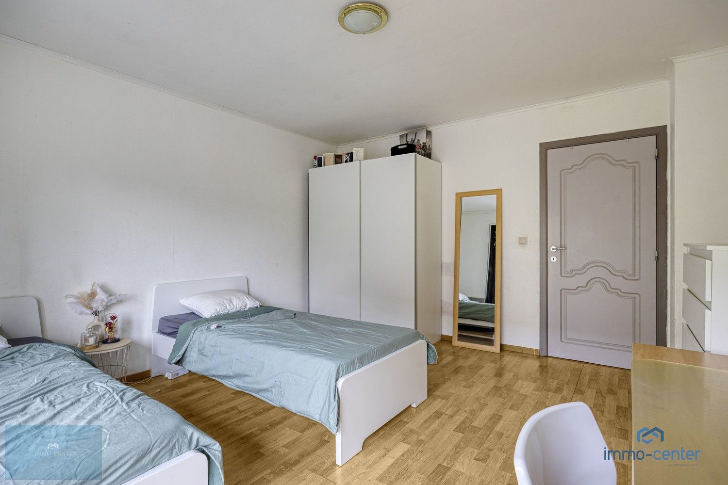 Lichtrijk en Instapklaar Appartement (150 m²) met 3 Slaapkamers en 2 Ondergrondse Parkeerplaatsen in Genk foto 20
