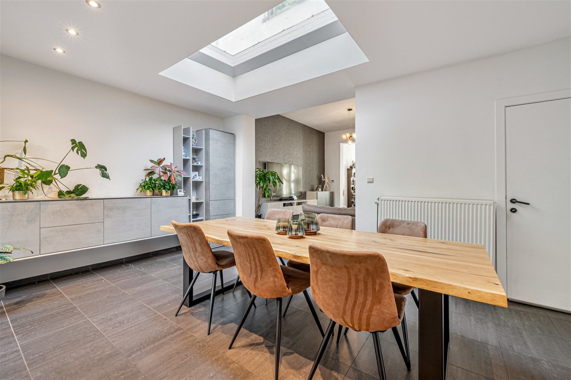 Instapklare gezinswoning in de stadsrand (nabij OLV) met 257m² bewoonbare oppervlakte foto 6