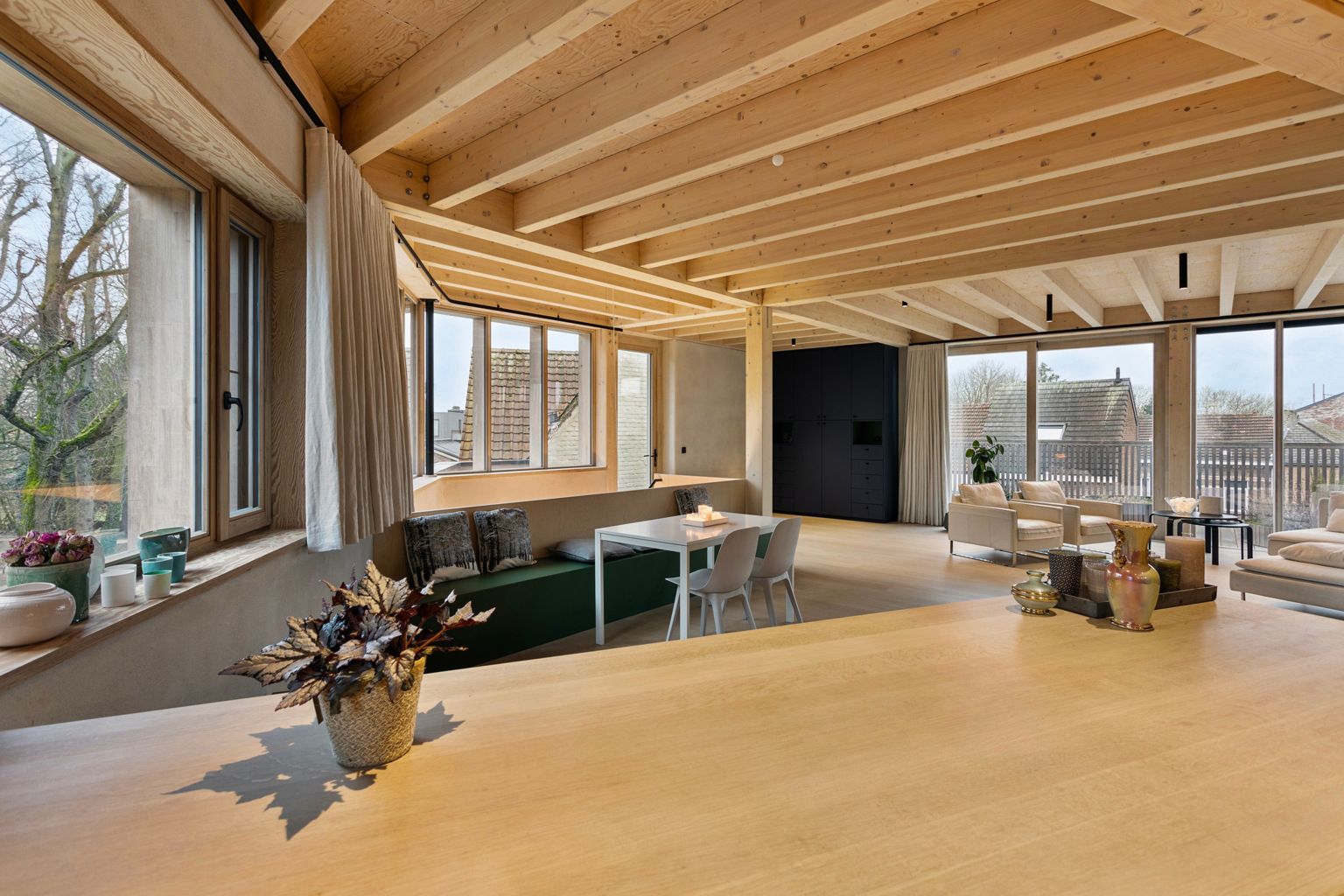 PRACHTIGE ARCHITECTEN DUPLEX WOONST onder registratie foto {{pictureIndex}}