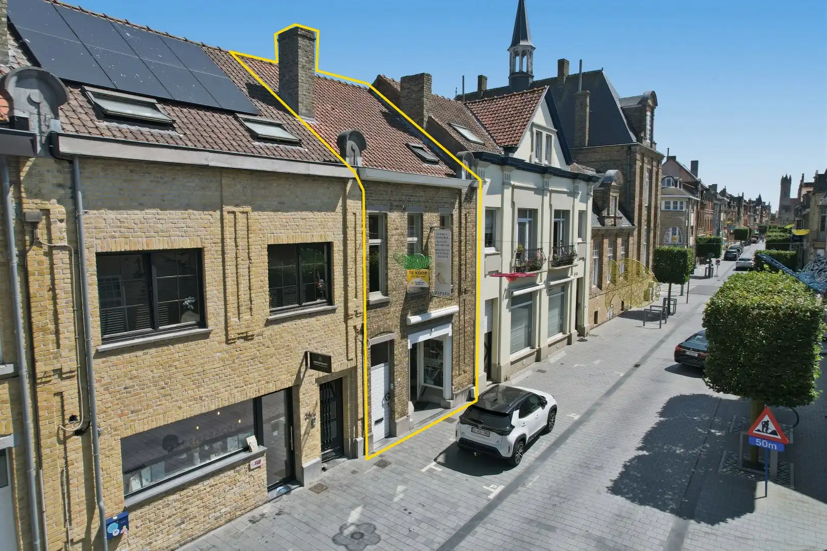 Unieke opportuniteit: karaktervolle handelswoning met talloze mogelijkheden in hartje Nieuwpoort-Stad foto 2