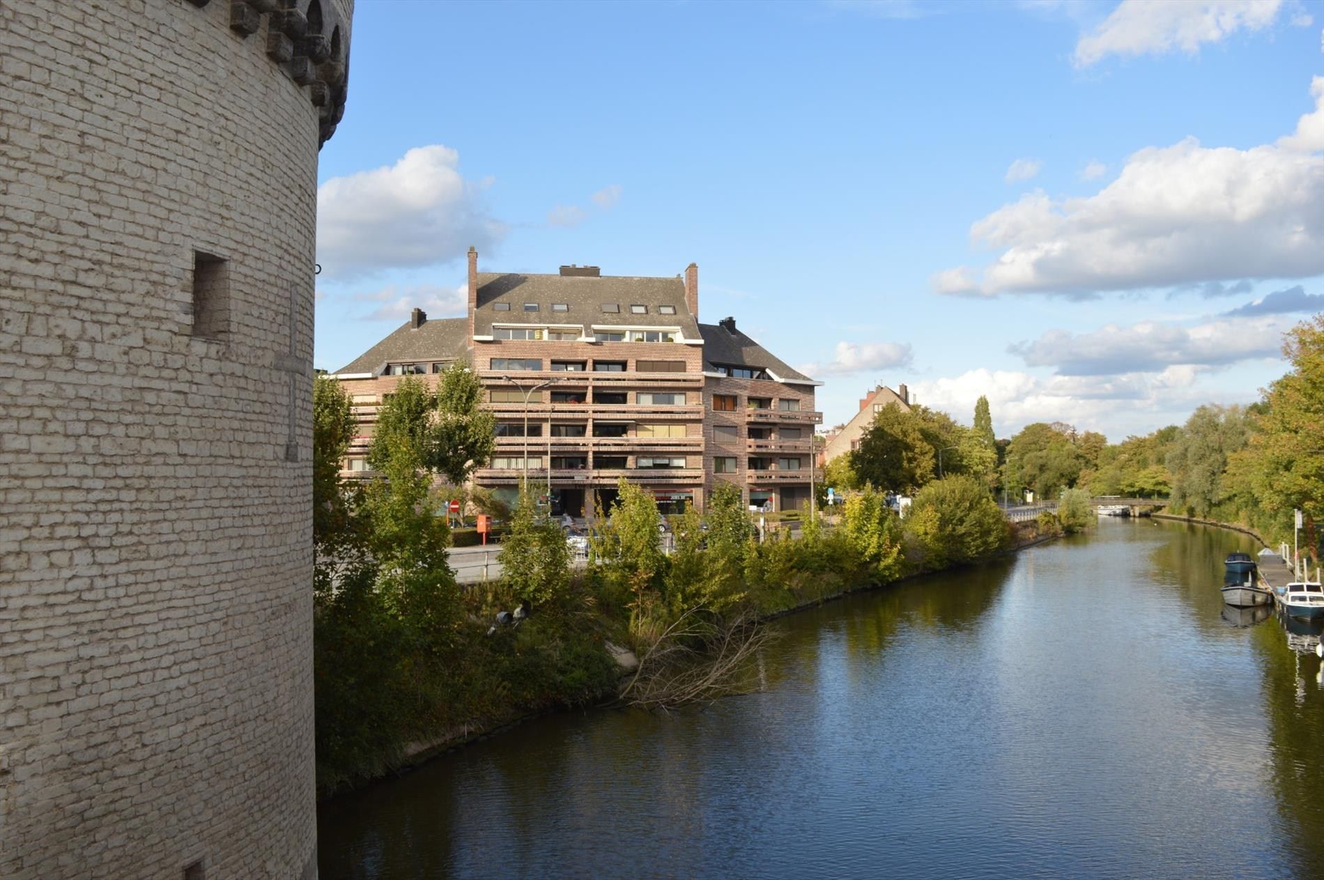 Klassevol appartement met schitterende ligging aan de Leie in Kortrijk foto 2