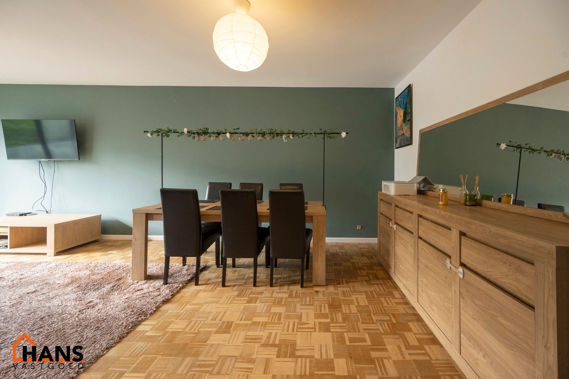 Riant appartement + staanplaats + kelder foto 3