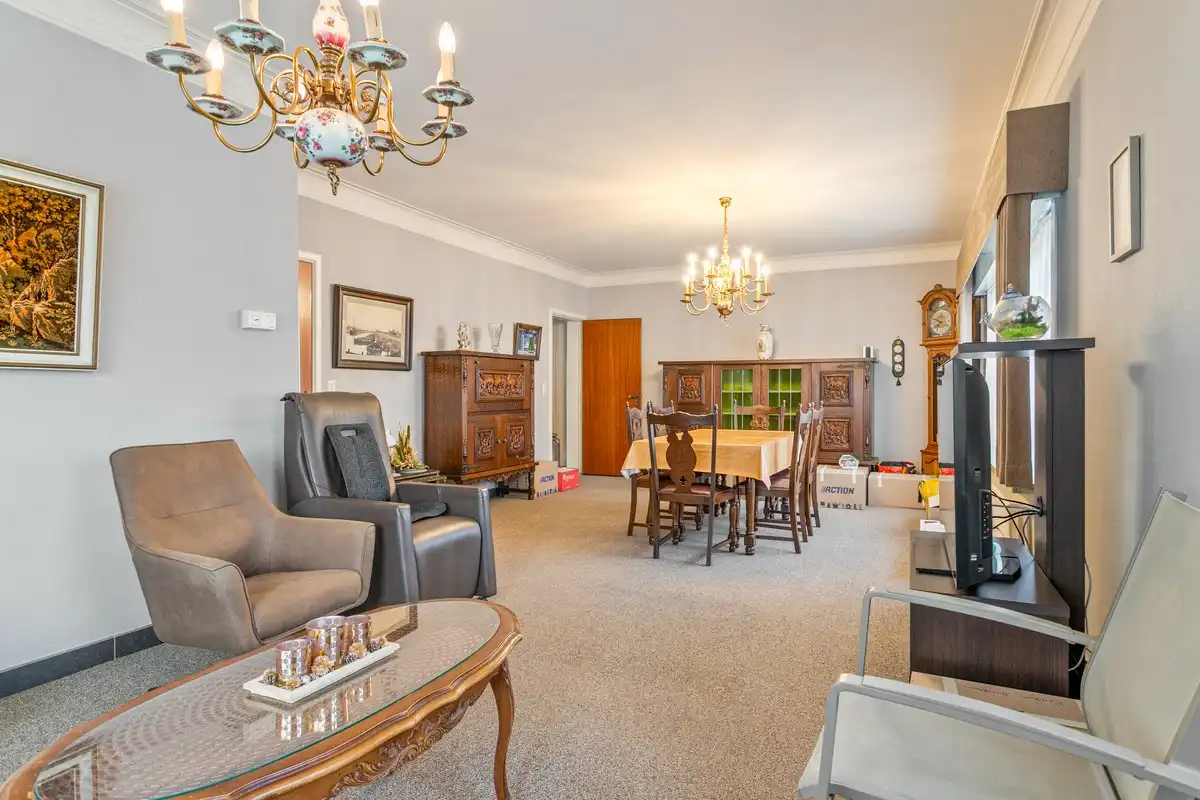 Zeer goed onderhouden halfopen bebouwing met 3 slaapkamers en garage! foto 6