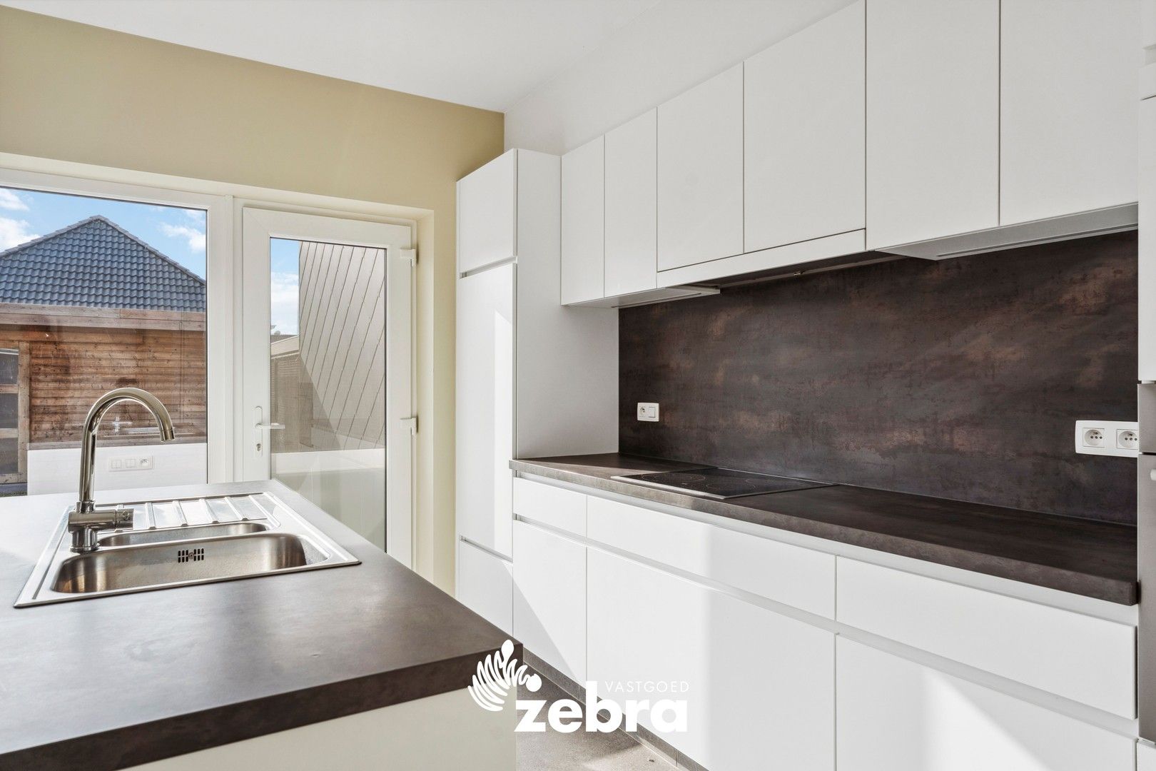 Recente HOB met 3 slaapkamers, gezellige tuin en oprit te Roeselare! foto 8