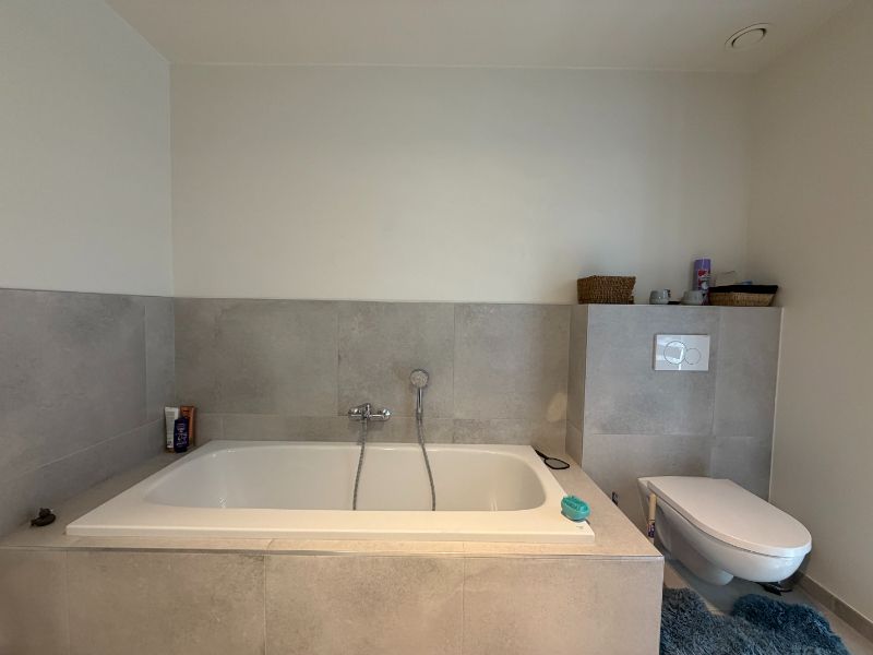 ZEER RECENTE WONING (2024) MET DRIE SLAAPKAMERS, TUIN EN CARPORT foto 7