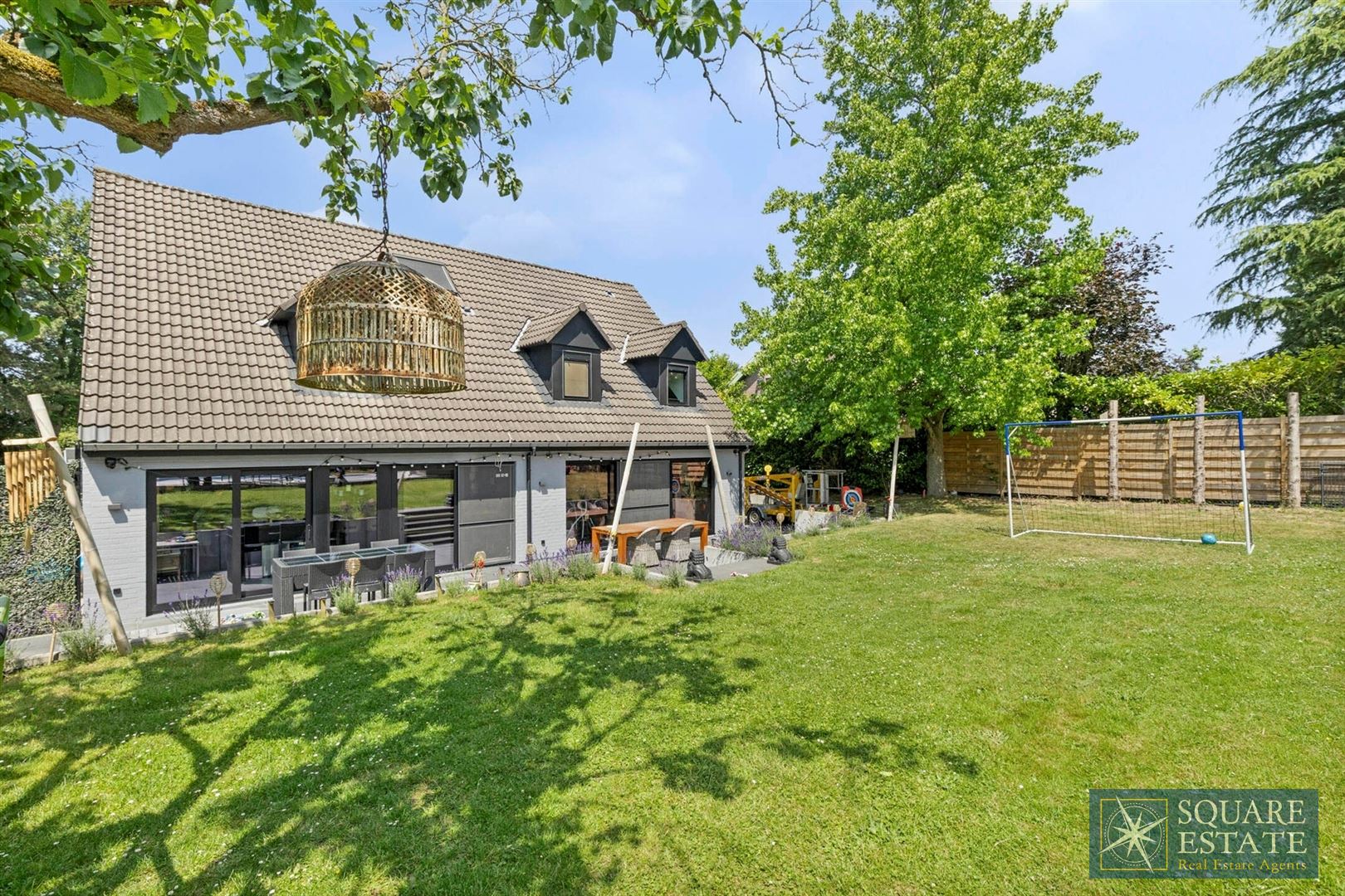 Wemmel, ruime en volledig gerenoveerde villa met 4 slaapkamers. foto 24