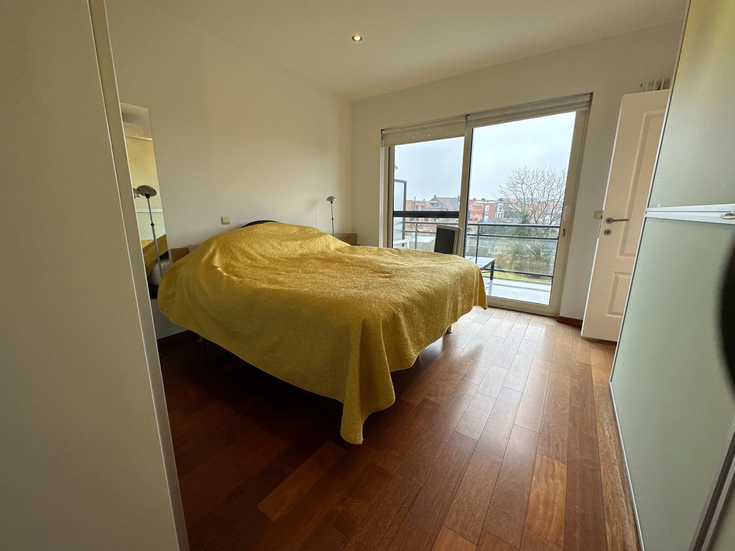 Uniek 4-slaapkamer appartement aan het Kerkplein foto 6
