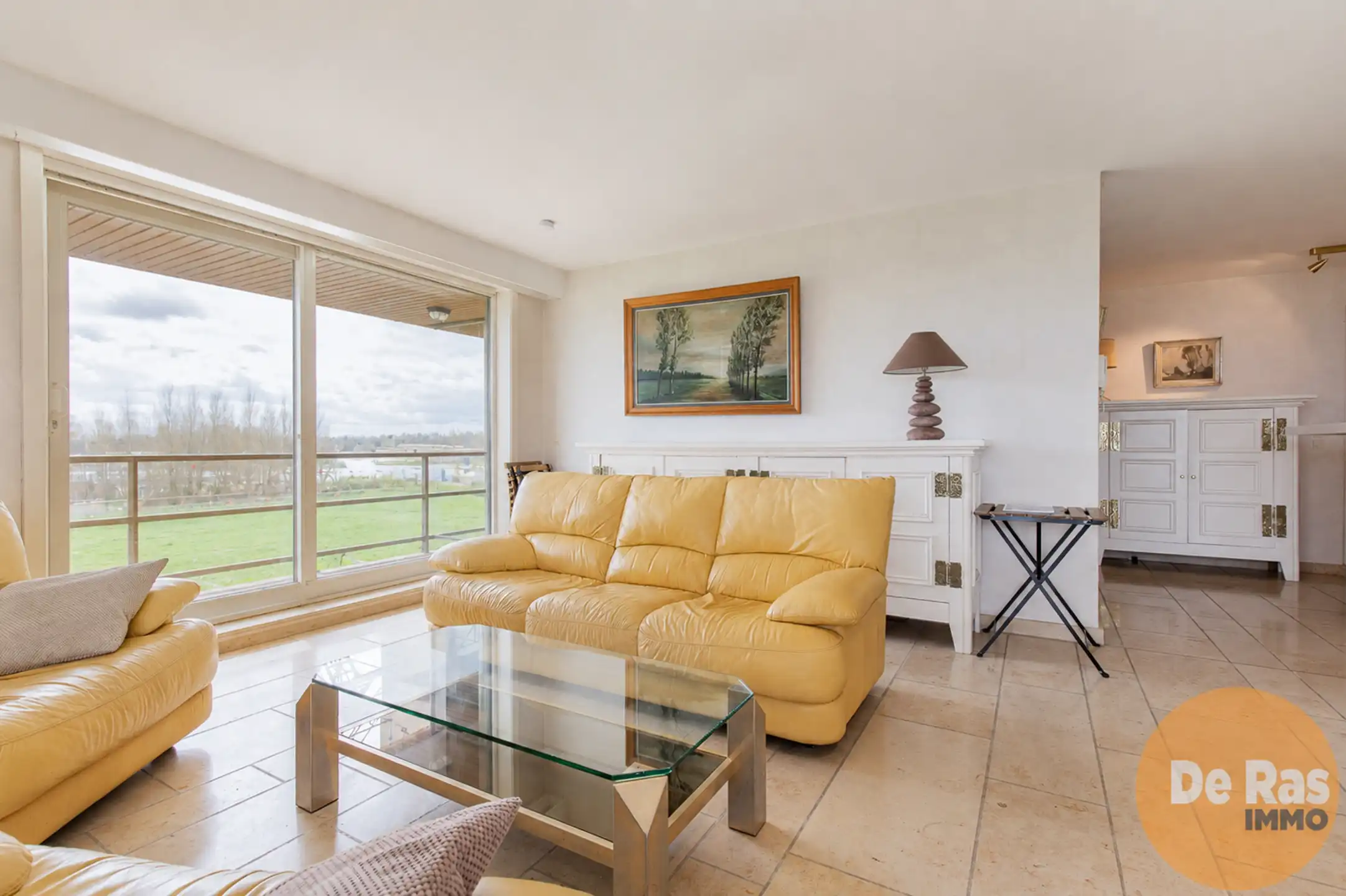 NIEUWPOORT – Ruim appartement op toplocatie aan de haven foto 4