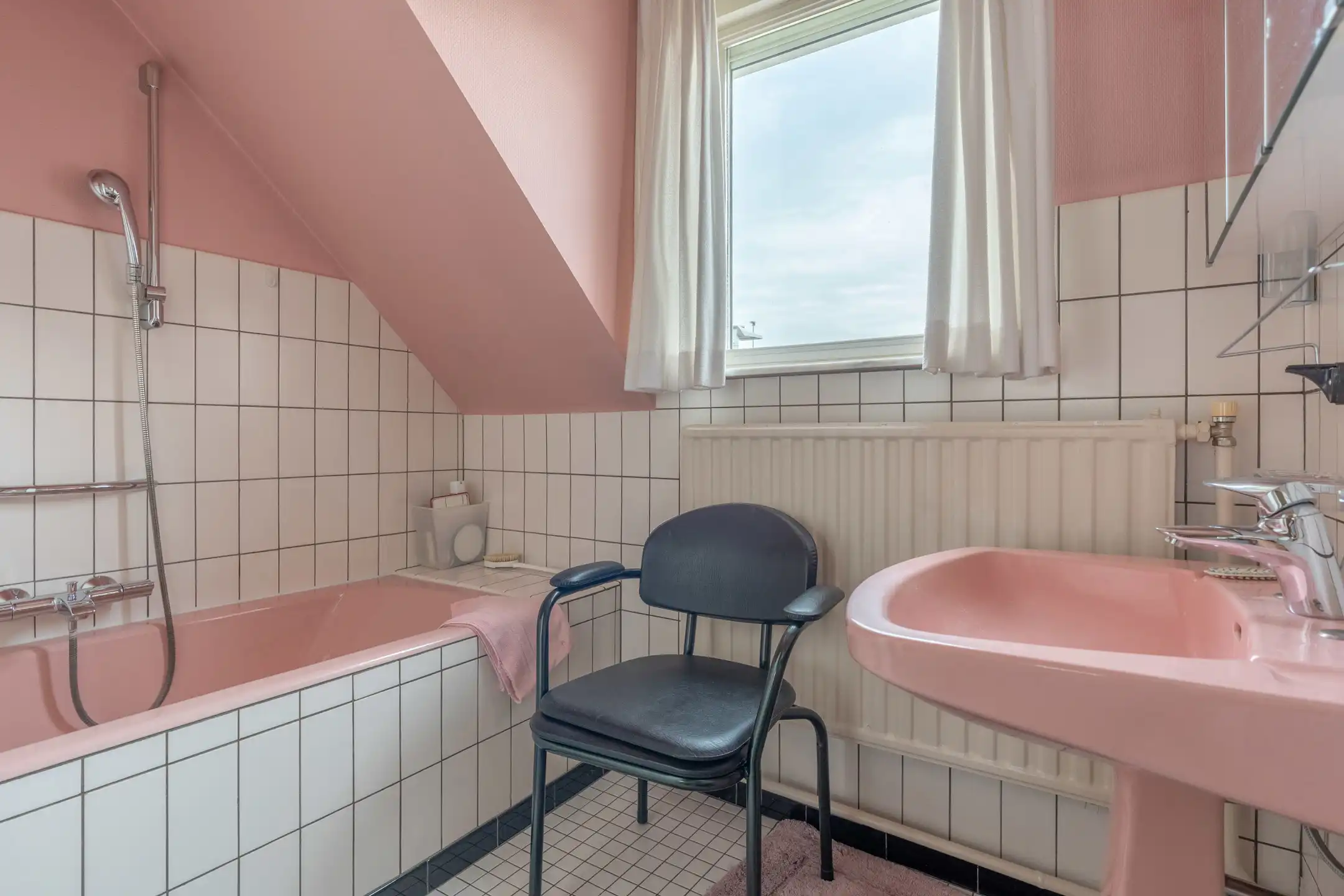Zeer nette charmante woning met 3 slaapkamers op 579 m² foto 25