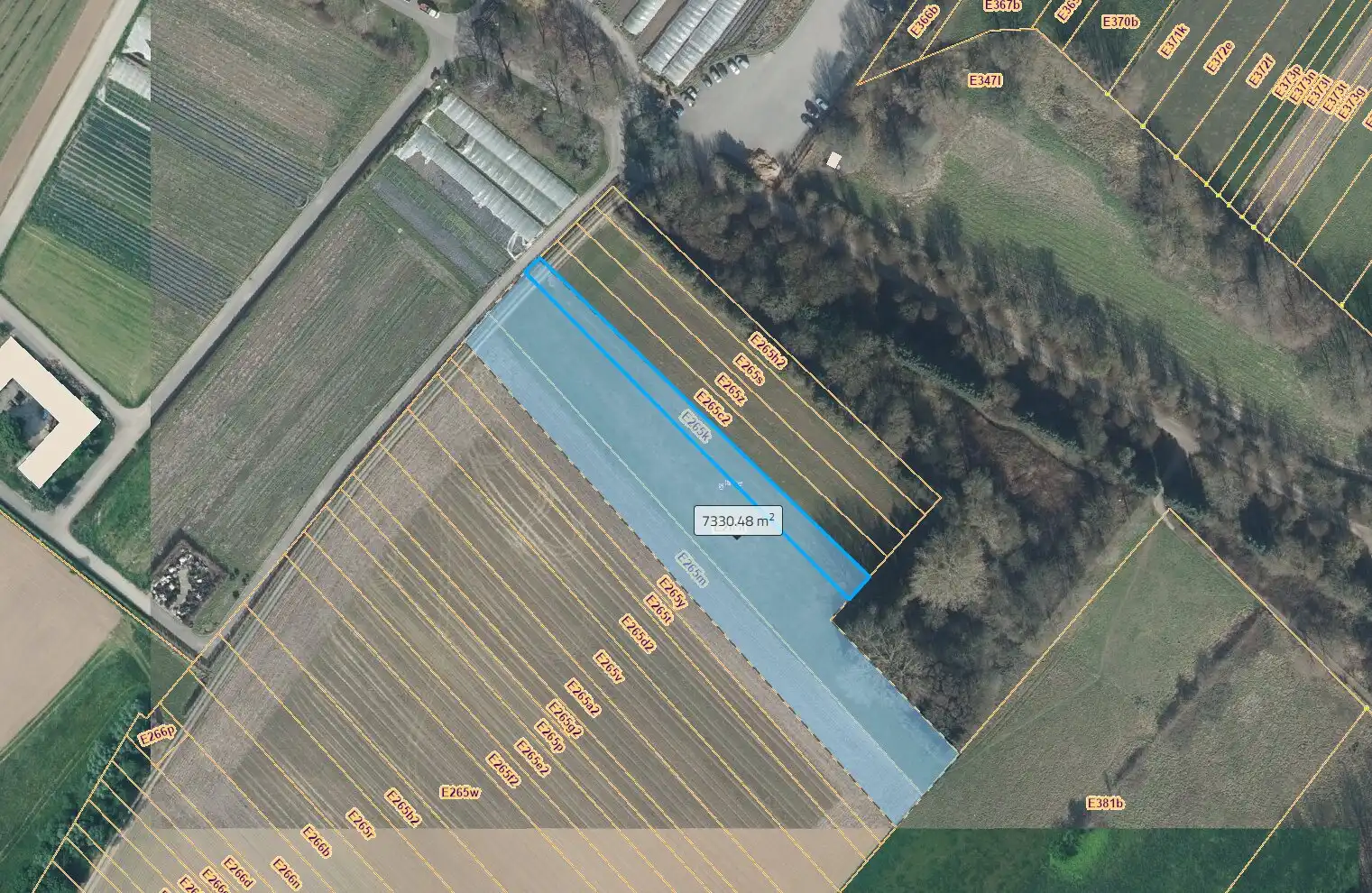 Landbouwgrond te Roosdaal met een oppervlakte van 7.470 m² foto {{pictureIndex}}